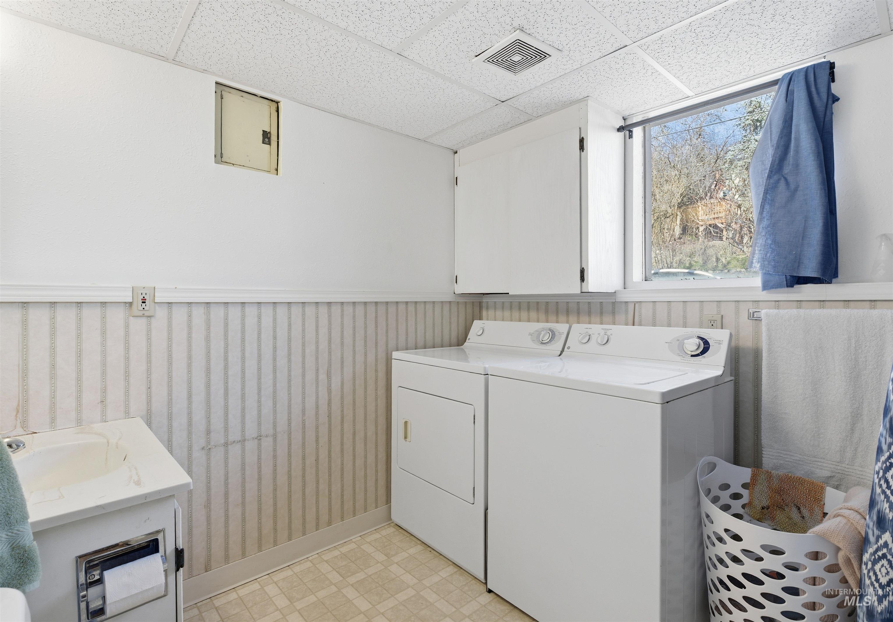 248 N Asbury, Moscow, Idaho 83843, 2 Bedrooms, 1 Bathroom, Residential Income For Sale, Price $600,000, 98976037