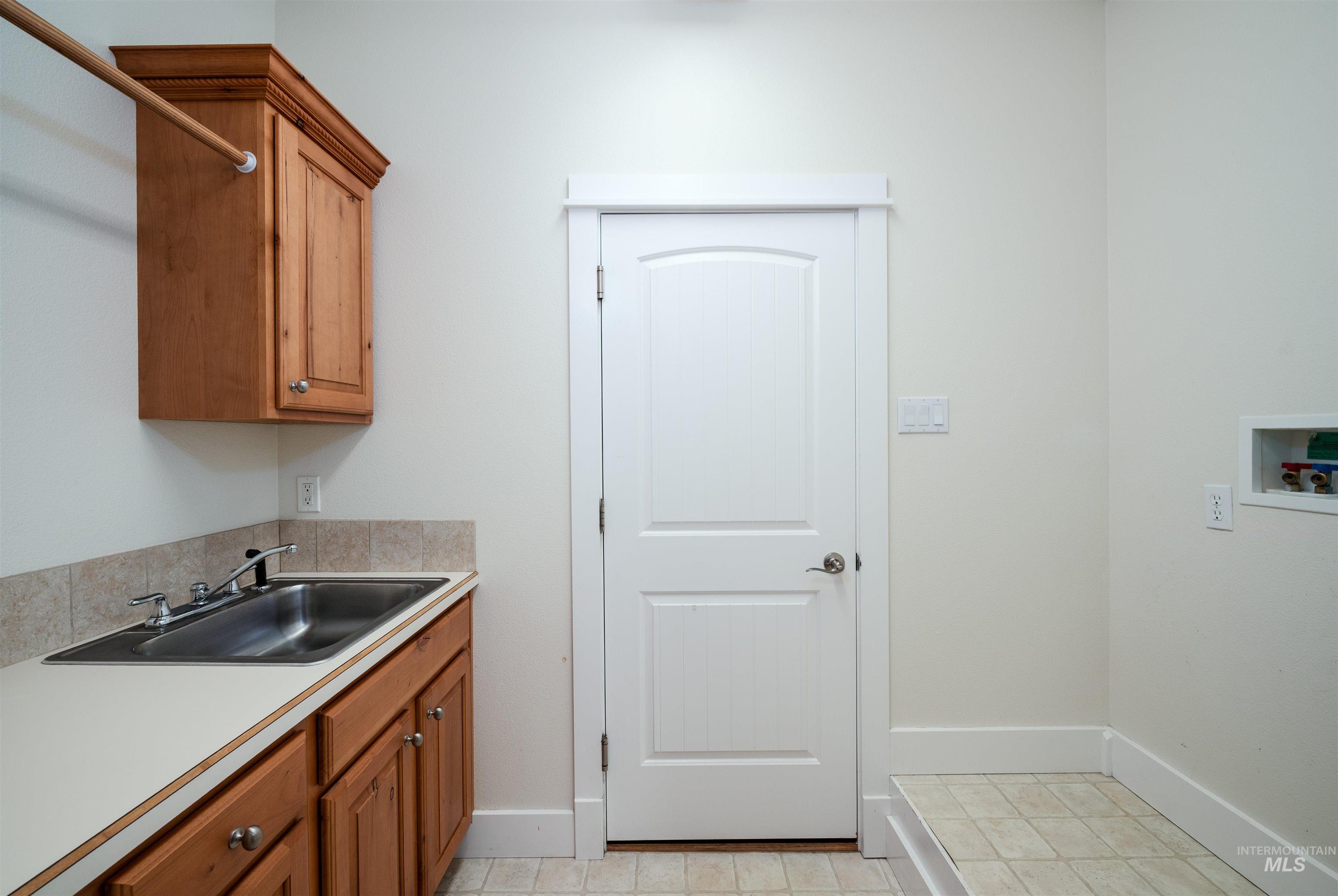 3620 E Sunrise Rim Ct, Nampa, Idaho 83686, 3 Bedrooms, 2 Bathrooms, Residential For Sale, Price $409,900, 98976038