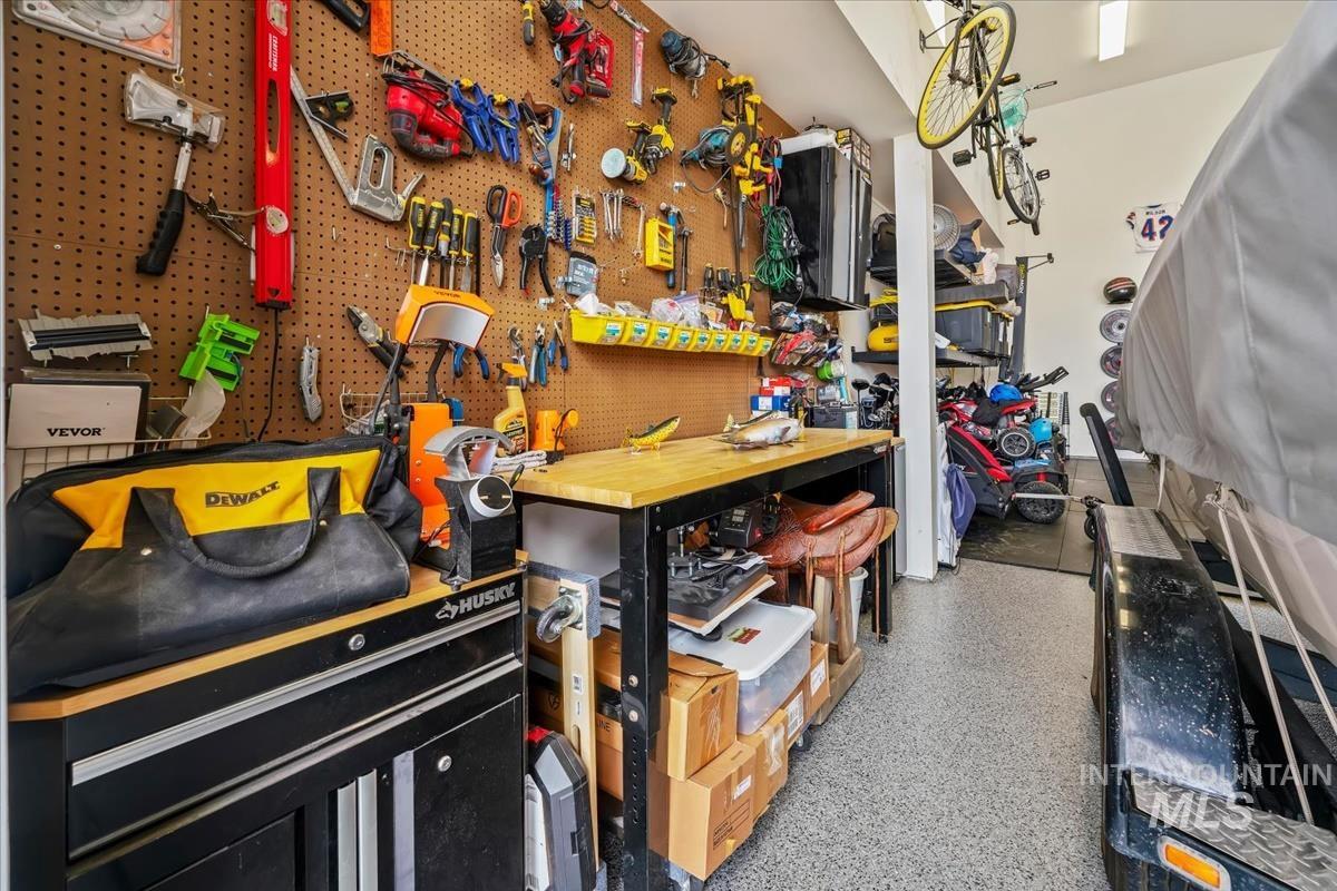 8921 E Lavender Dr, Nampa, Idaho 83687, 3 Bedrooms, 2.5 Bathrooms, Residential For Sale, Price $735,000, 98976039