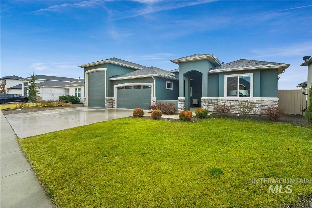 8921 E Lavender Dr, Nampa, Idaho 83687, 3 Bedrooms, 2.5 Bathrooms, Residential For Sale, Price $735,000, 98976039