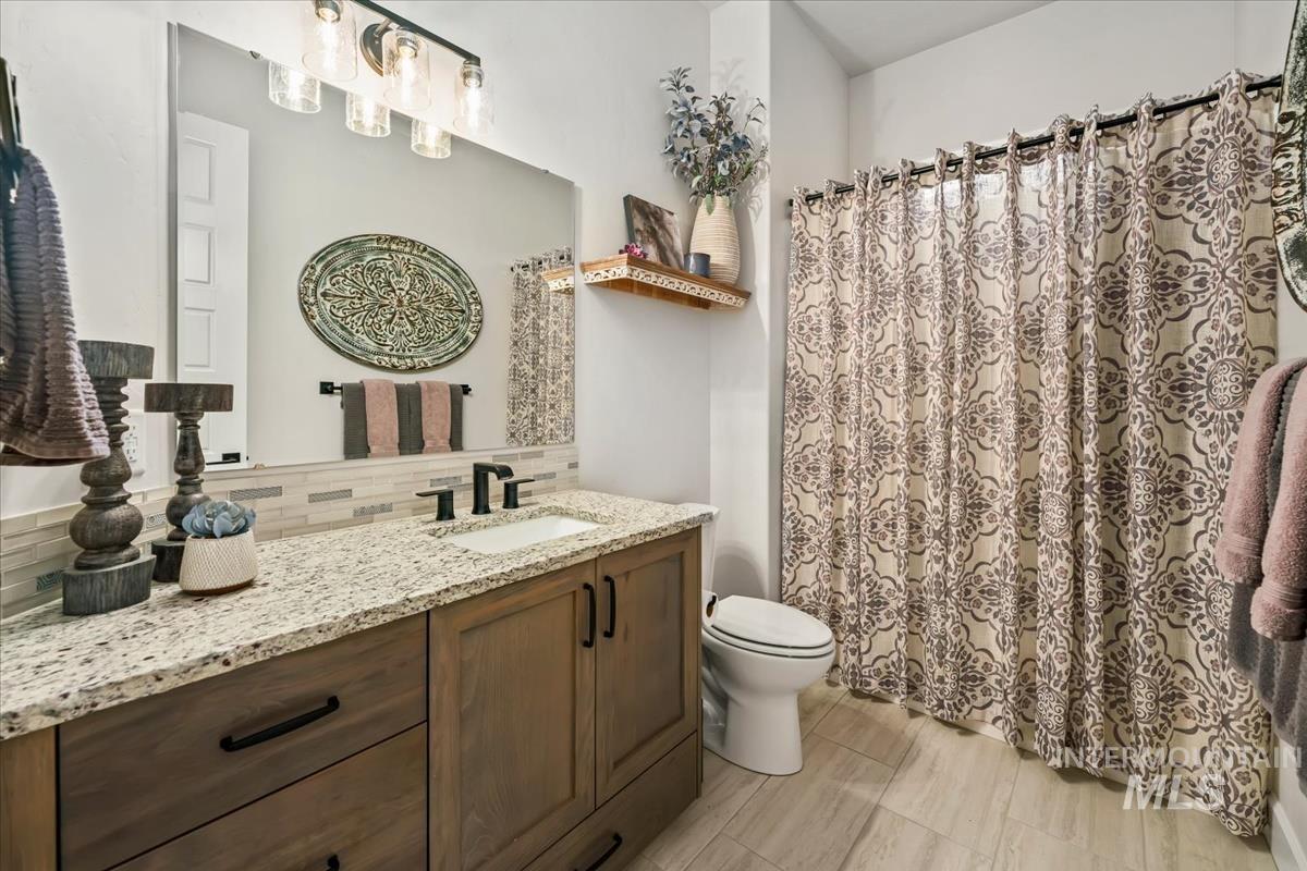 8921 E Lavender Dr, Nampa, Idaho 83687, 3 Bedrooms, 2.5 Bathrooms, Residential For Sale, Price $735,000, 98976039