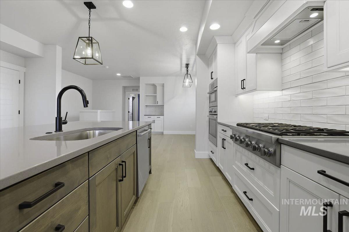 3353 S Old Hickory Way, Boise, Idaho 83716, 3 Bedrooms, 2.5 Bathrooms, Residential For Sale, Price $699,900,MLS 98976040