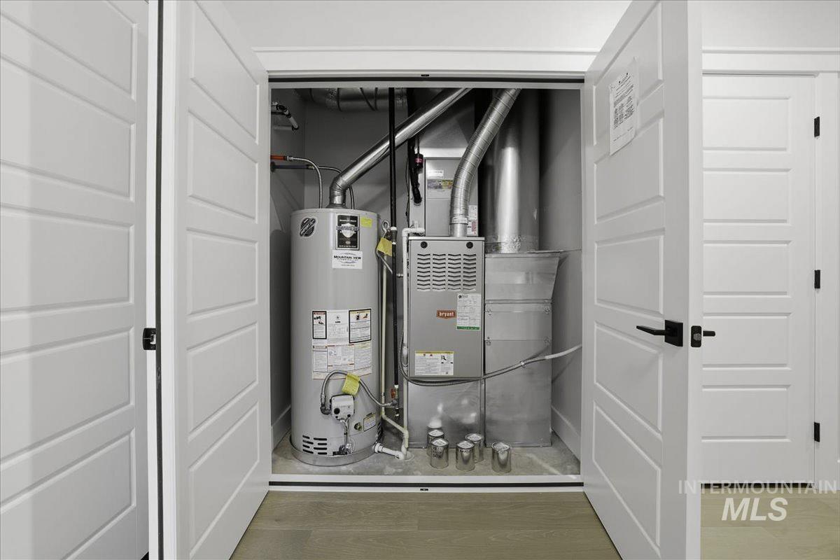 3353 S Old Hickory Way, Boise, Idaho 83716, 3 Bedrooms, 2.5 Bathrooms, Residential For Sale, Price $699,900,MLS 98976040