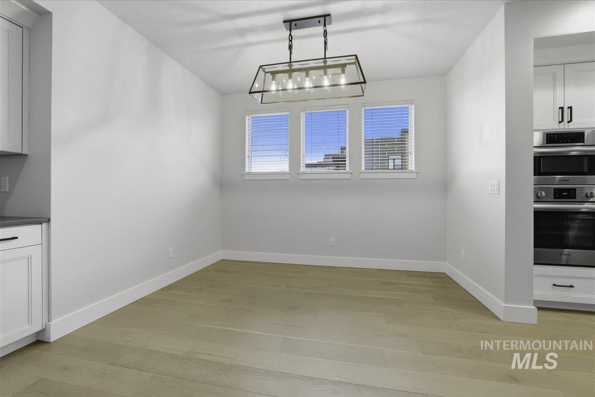 3353 S Old Hickory Way, Boise, Idaho 83716, 3 Bedrooms, 2.5 Bathrooms, Residential For Sale, Price $699,900,MLS 98976040