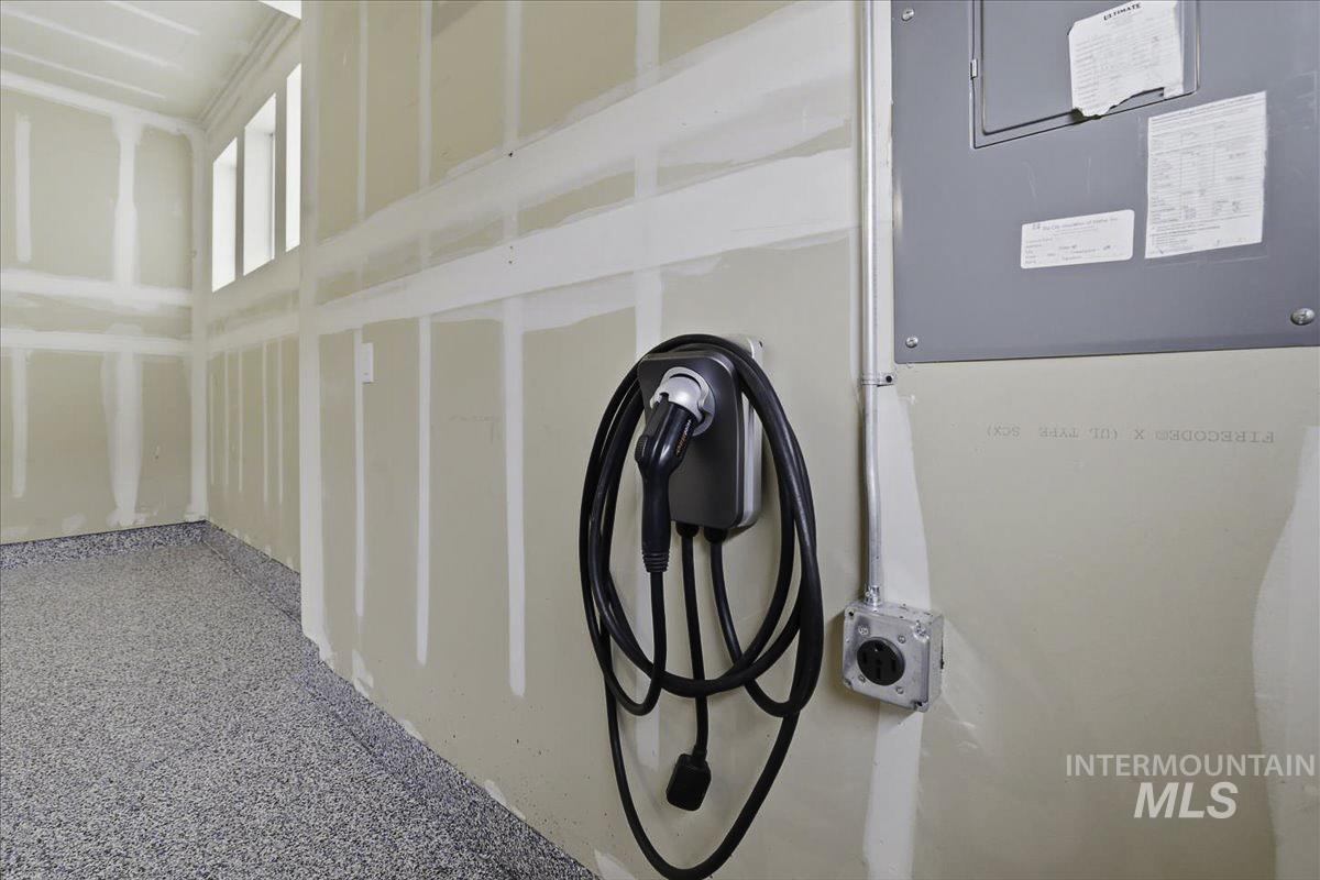 3353 S Old Hickory Way, Boise, Idaho 83716, 3 Bedrooms, 2.5 Bathrooms, Residential For Sale, Price $719,900, 98976040