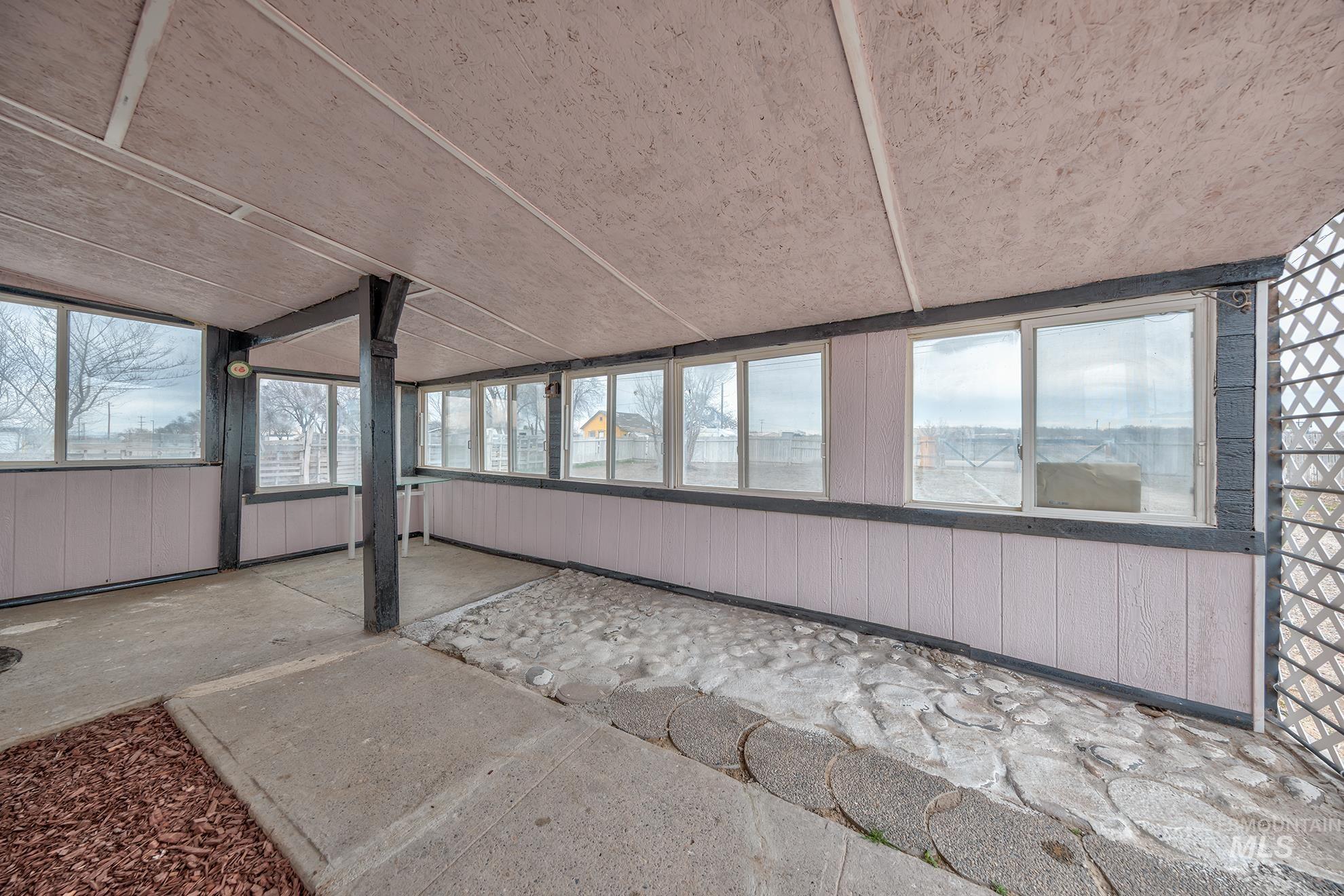 1569 NW 9th St, Ontario, Oregon 97914, 2 Bedrooms, 1 Bathroom, Residential For Sale, Price $225,000, 98976041