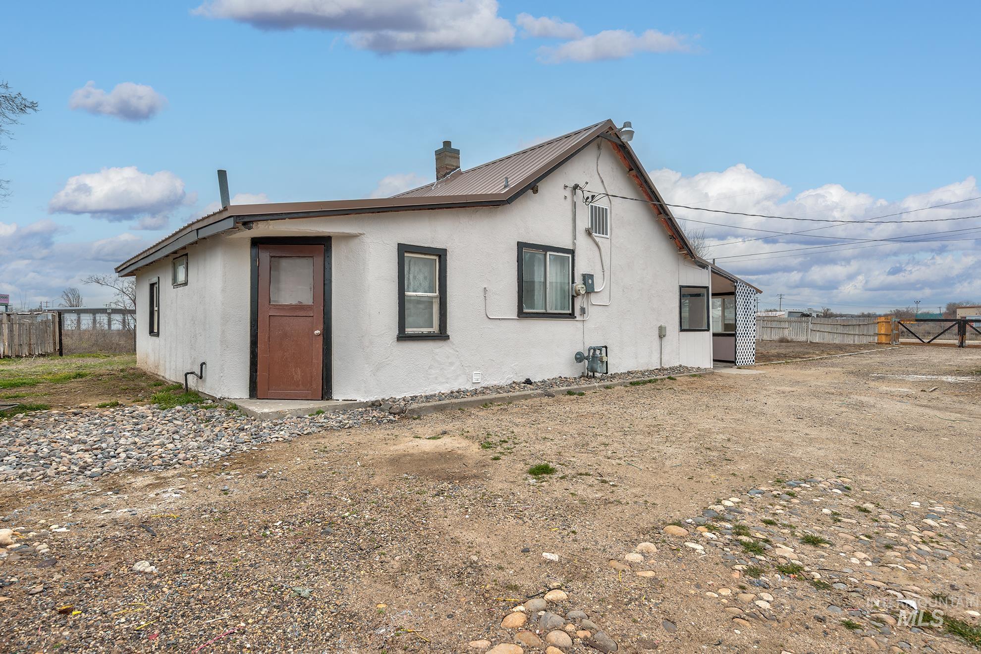 1569 NW 9th St, Ontario, Oregon 97914, 2 Bedrooms, 1 Bathroom, Residential For Sale, Price $225,000, 98976041