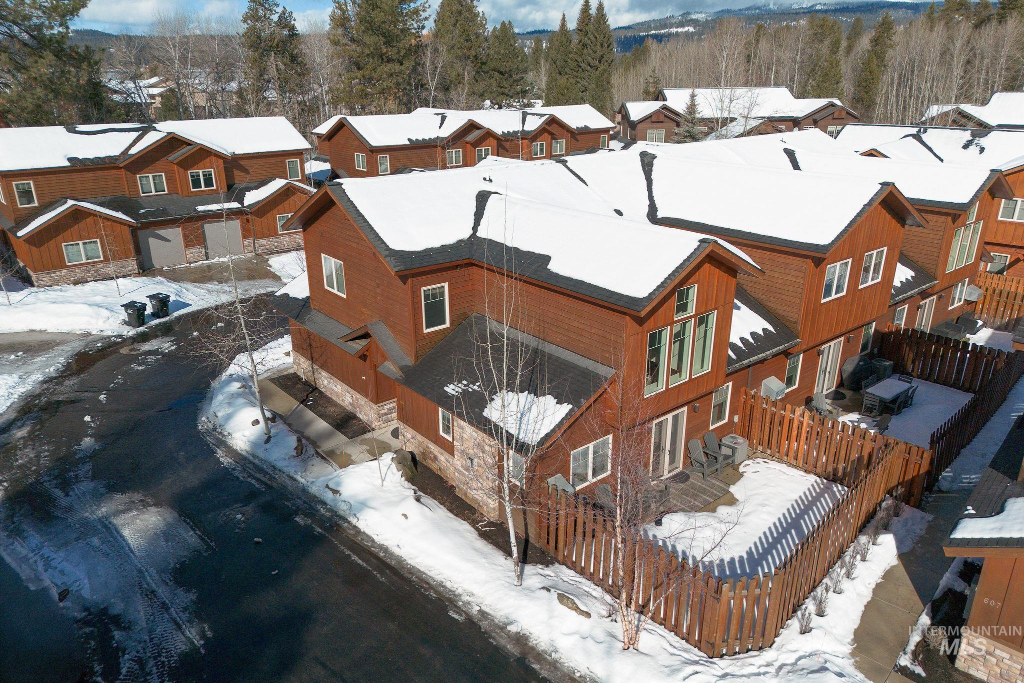 609 Blue Water Circle, McCall, Idaho 83638, 3 Bedrooms, 2.5 Bathrooms, Residential For Sale, Price $825,000, 98976042
