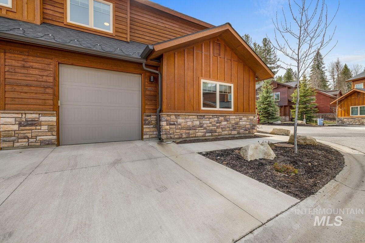609 Blue Water Circle, McCall, Idaho 83638, 3 Bedrooms, 2.5 Bathrooms, Residential For Sale, Price $779,000, 98976042
