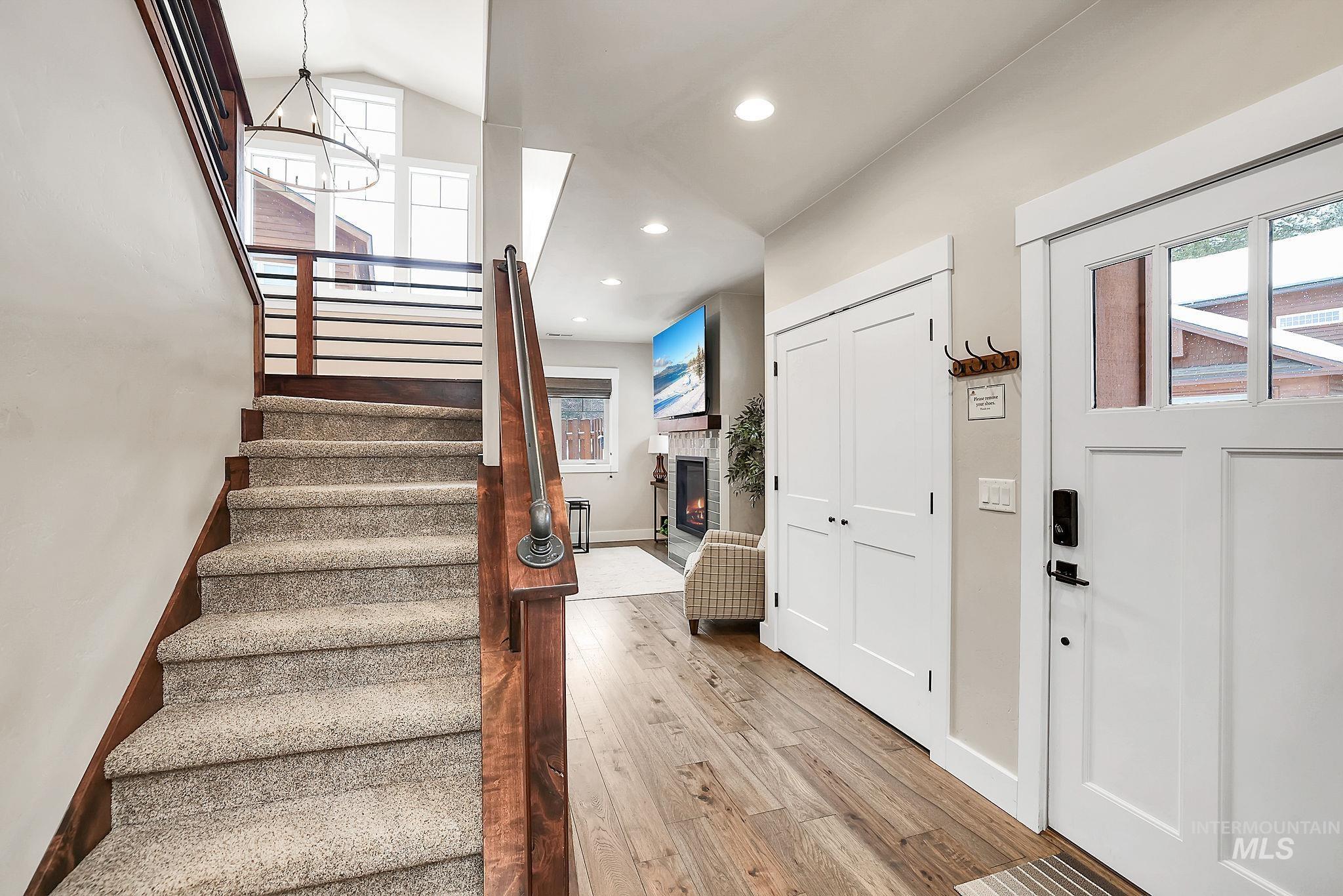 609 Blue Water Circle, McCall, Idaho 83638, 3 Bedrooms, 2.5 Bathrooms, Residential For Sale, Price $779,000, 98976042