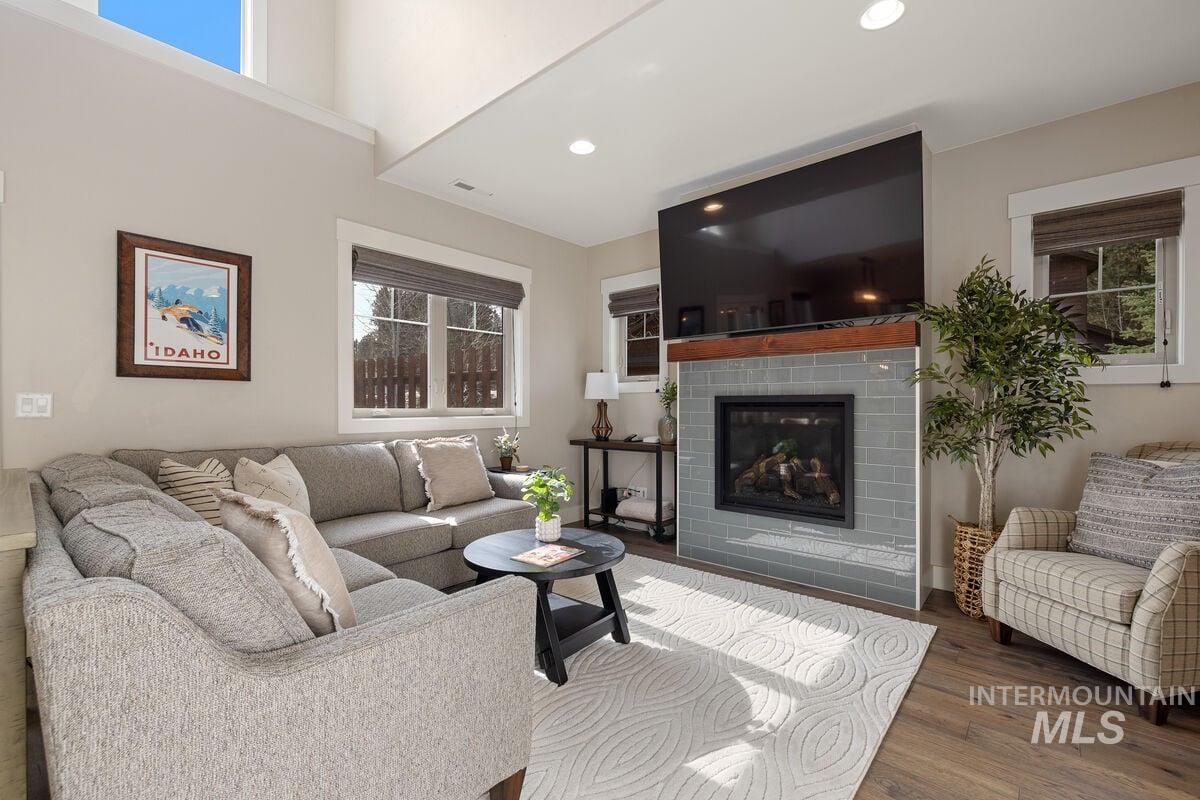 609 Blue Water Circle, McCall, Idaho 83638, 3 Bedrooms, 2.5 Bathrooms, Residential For Sale, Price $779,000, 98976042
