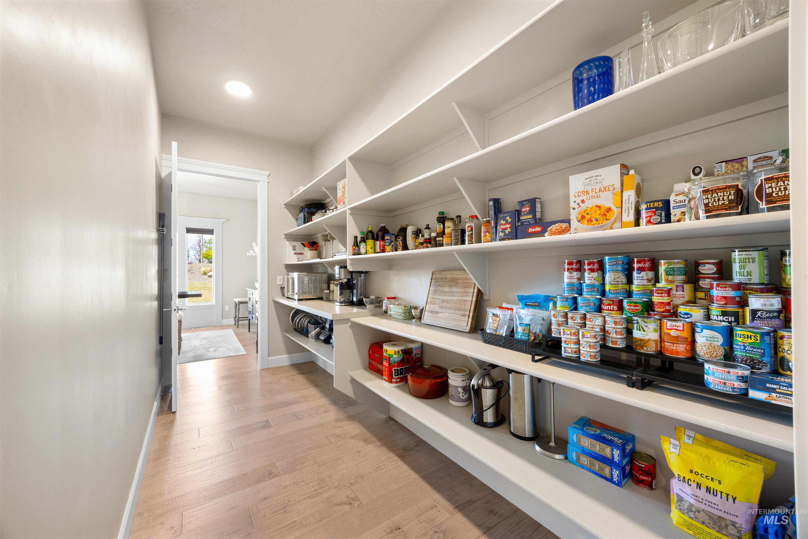 15465 Syrah Ct, Caldwell, Idaho 83607, 3 Bedrooms, 3.5 Bathrooms, Residential For Sale, Price $1,128,000,MLS 98976045