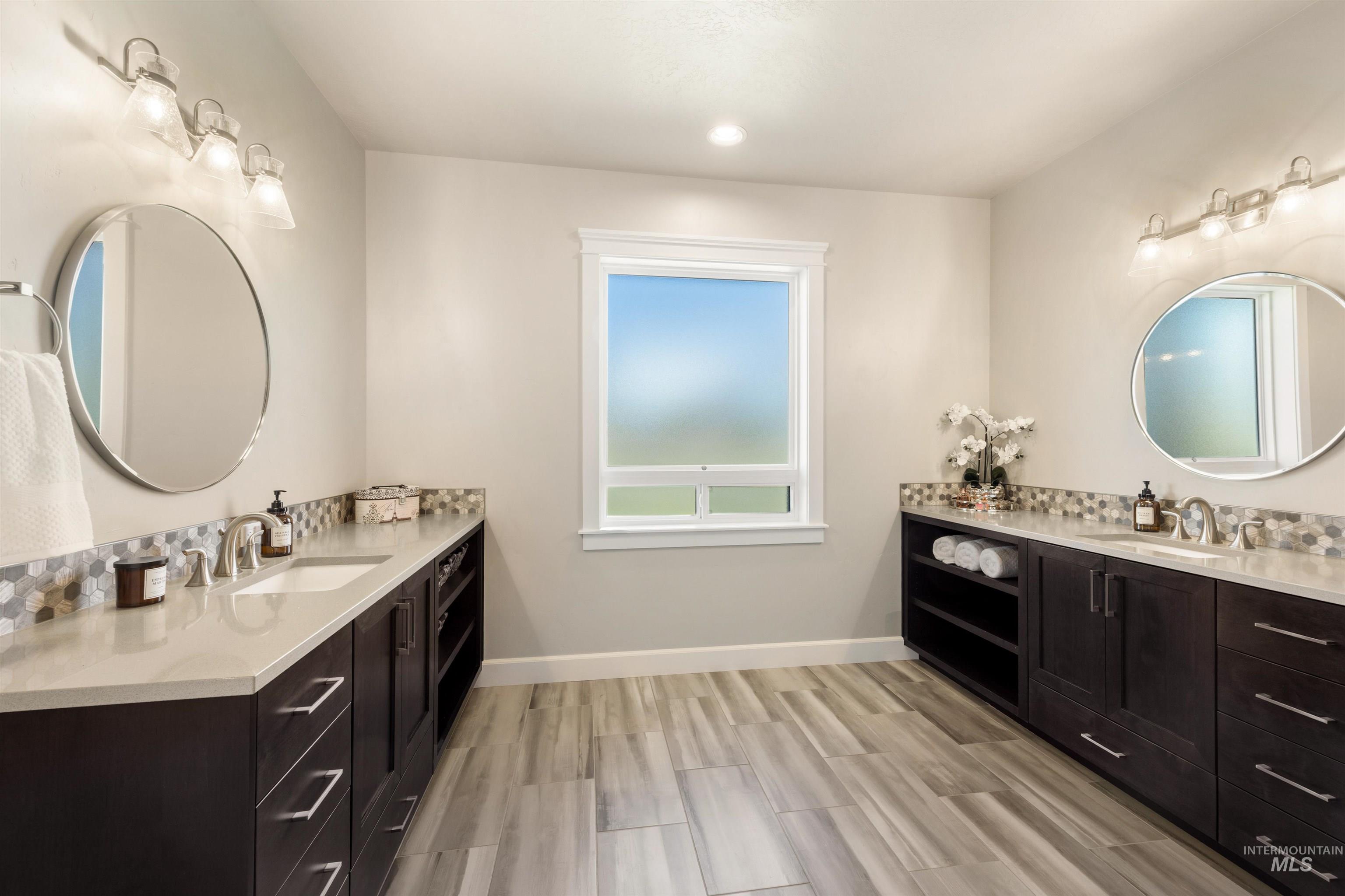 15465 Syrah Ct, Caldwell, Idaho 83607, 3 Bedrooms, 3.5 Bathrooms, Residential For Sale, Price $1,128,000,MLS 98976045