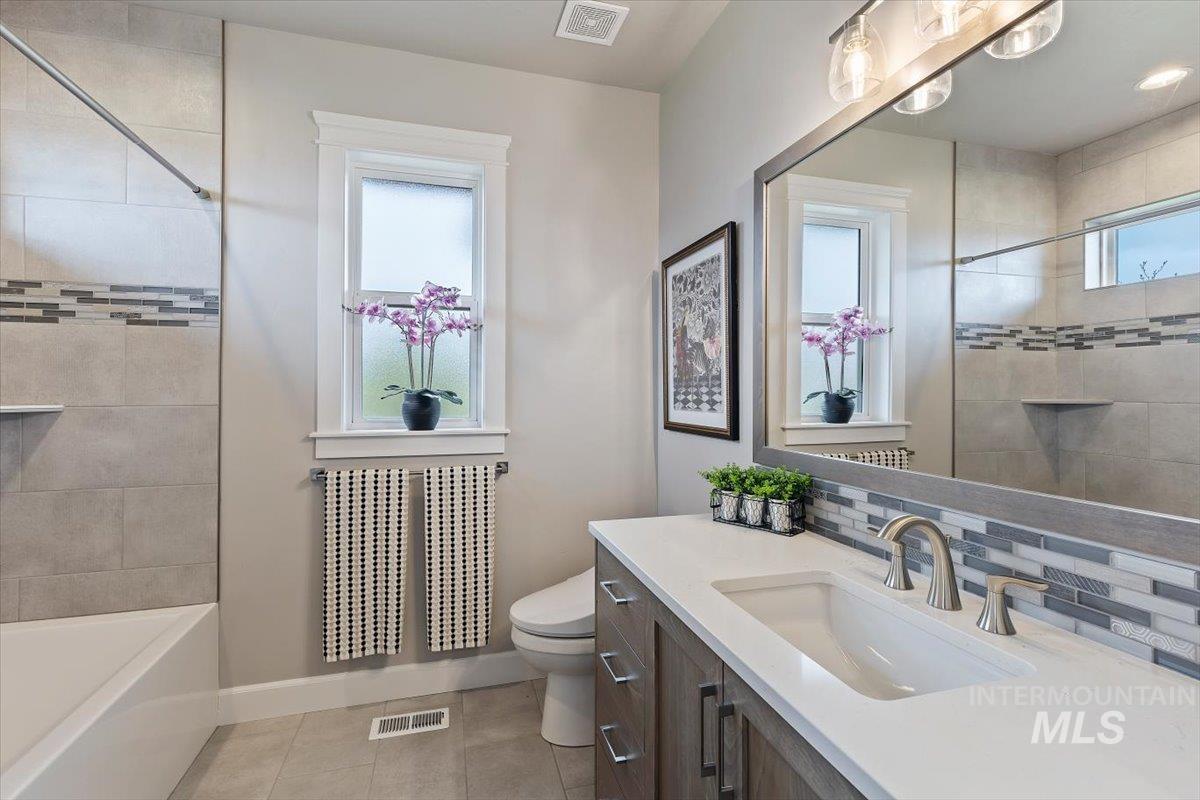 15465 Syrah Ct, Caldwell, Idaho 83607, 3 Bedrooms, 3.5 Bathrooms, Residential For Sale, Price $1,128,000,MLS 98976045