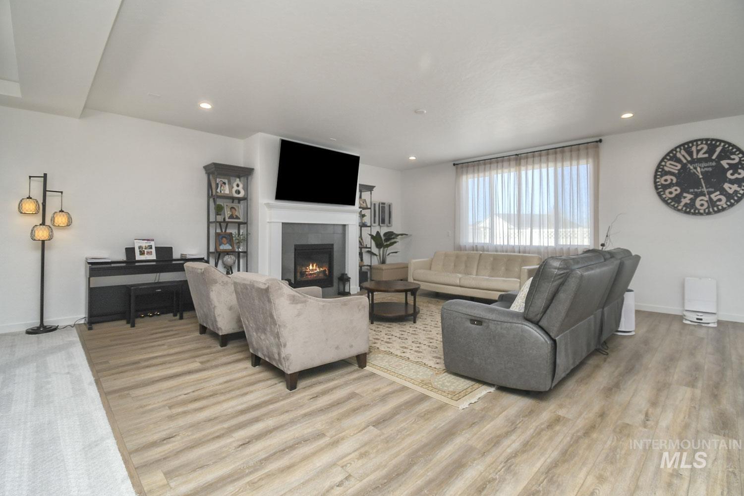 8508 W Pond Pine St, Star, Idaho 83669, 3 Bedrooms, 3.5 Bathrooms, Residential For Sale, Price $895,900, 98976046