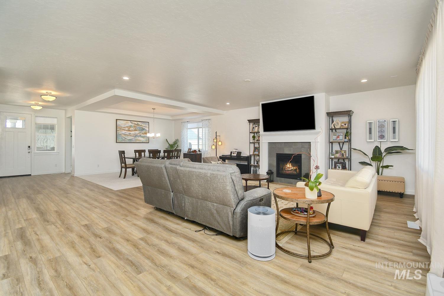 8508 W Pond Pine St, Star, Idaho 83669, 3 Bedrooms, 3.5 Bathrooms, Residential For Sale, Price $895,900, 98976046