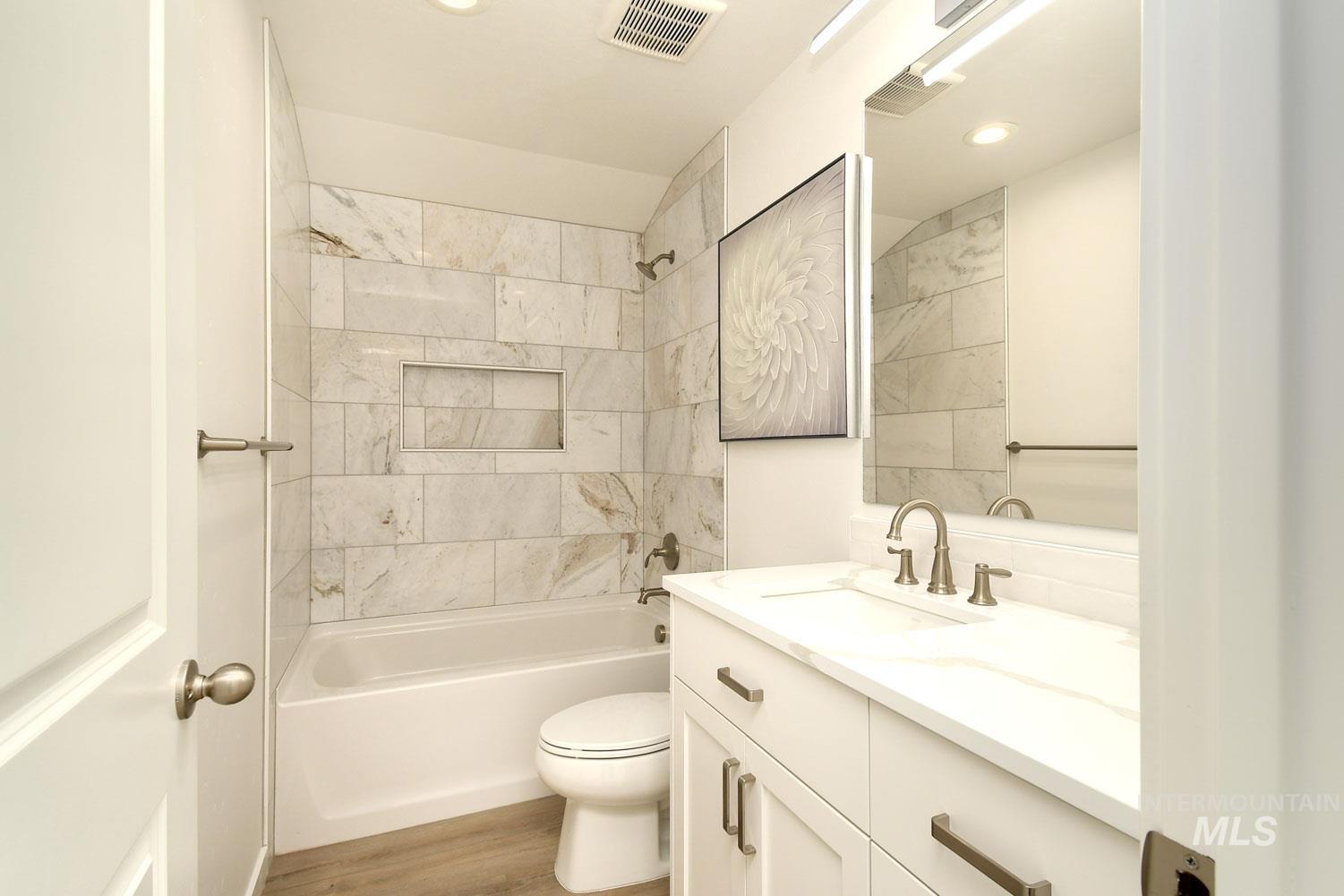 8508 W Pond Pine St, Star, Idaho 83669, 3 Bedrooms, 3.5 Bathrooms, Residential For Sale, Price $895,900, 98976046