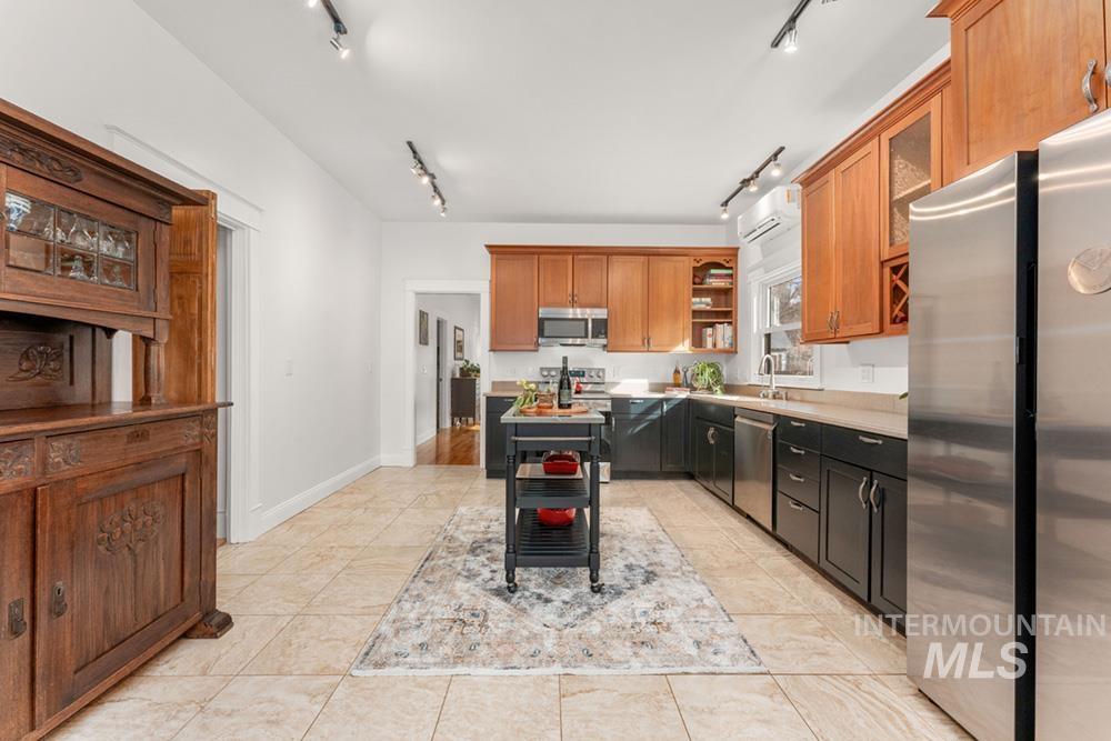 1005 N 21st St, Boise, Idaho 83702, 3 Bedrooms, 2 Bathrooms, Residential For Sale, Price $1,050,000, 98976048