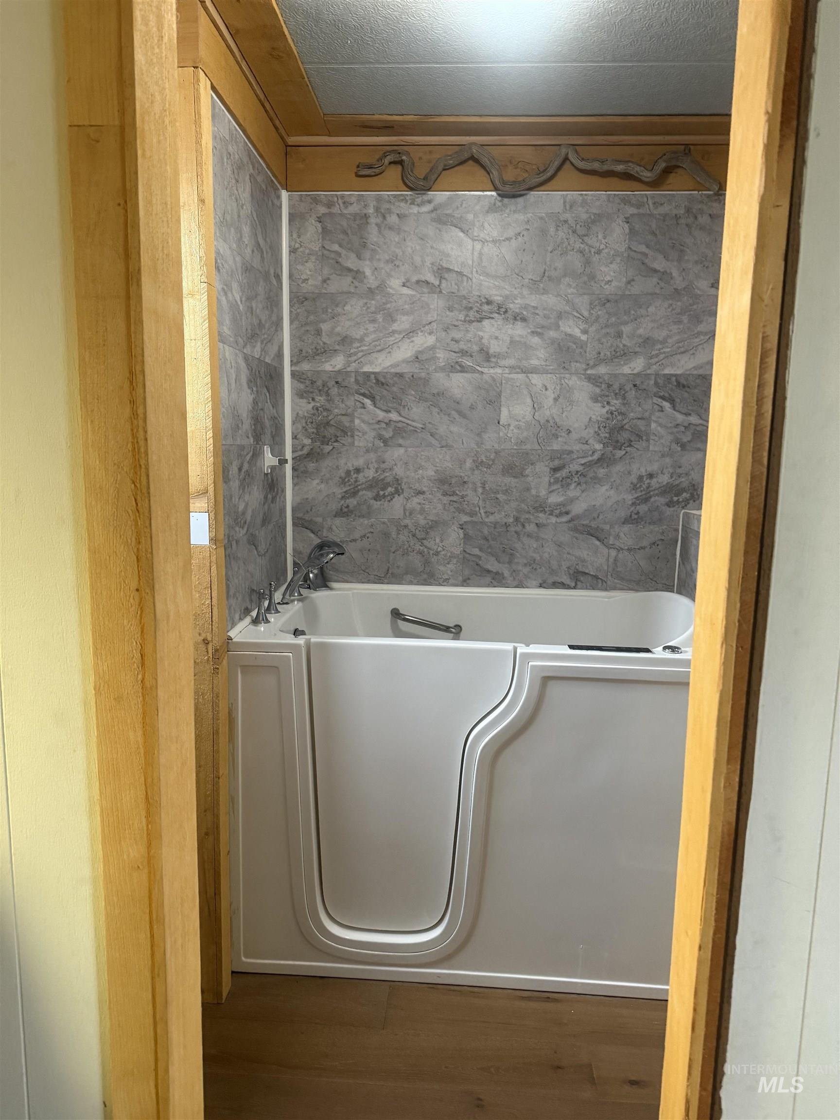 31 S Rose, Meridian, Idaho 83642, 2 Bedrooms, 2 Bathrooms, Residential For Sale, Price $219,000, 98976050