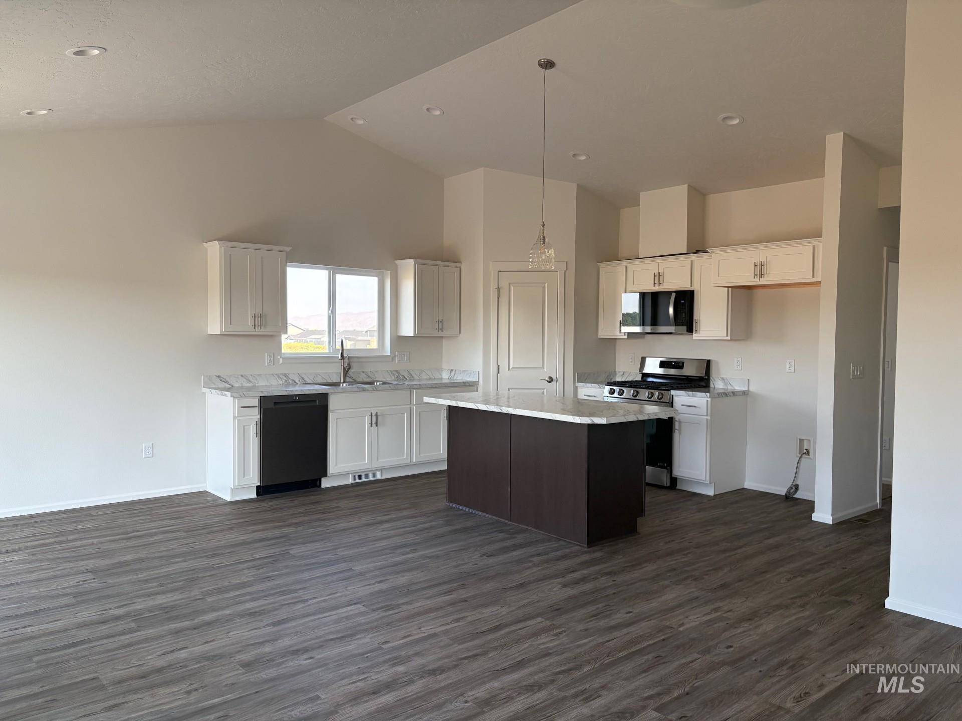 1738 Painted Rock Ct., Lewiston, Idaho 83501, 3 Bedrooms, 2 Bathrooms, Residential For Sale, Price $389,900, 98976051