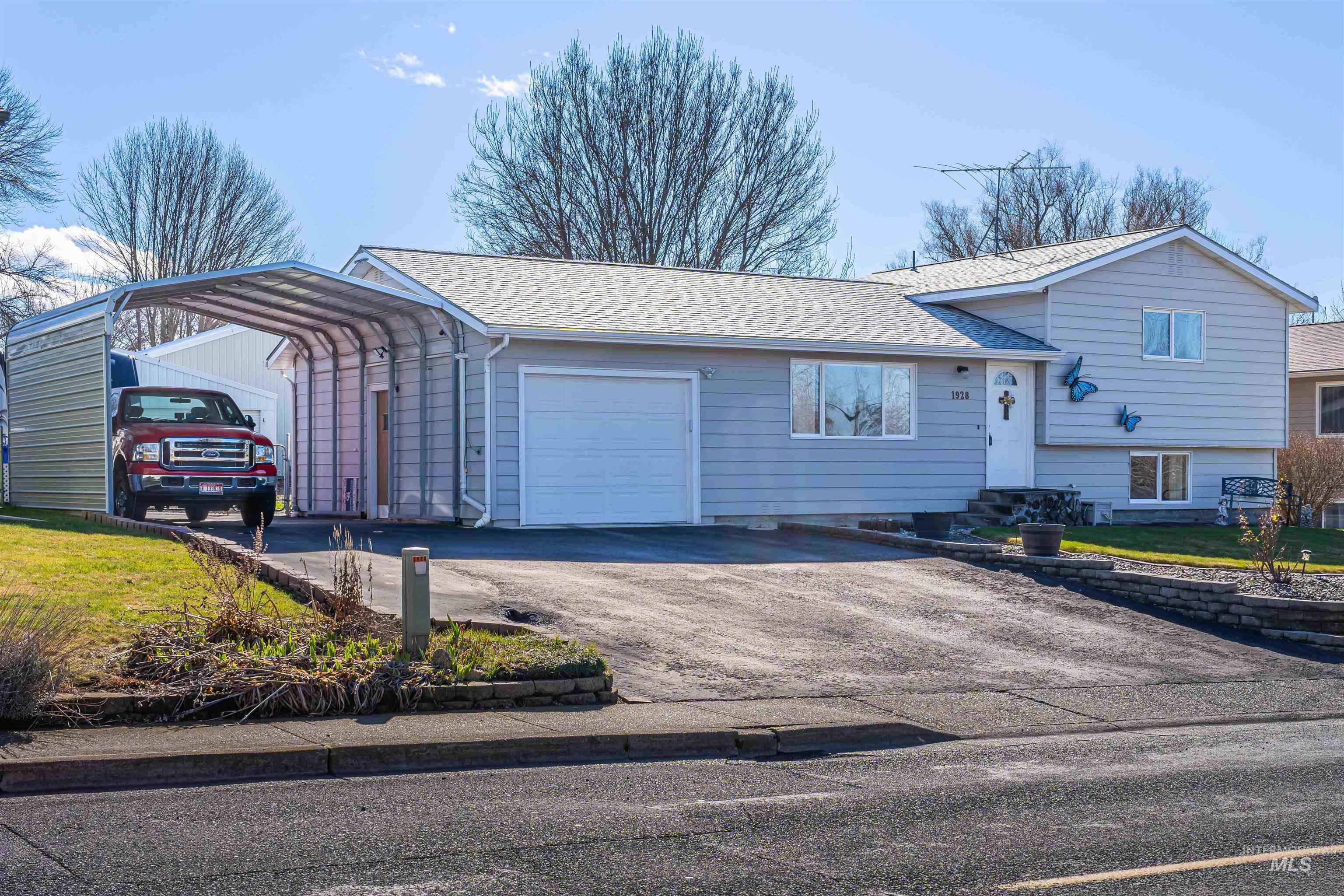 1928 Powers Ave, Lewiston, Idaho 83501-0000, 3 Bedrooms, 2 Bathrooms, Residential For Sale, Price $384,900, 98976056