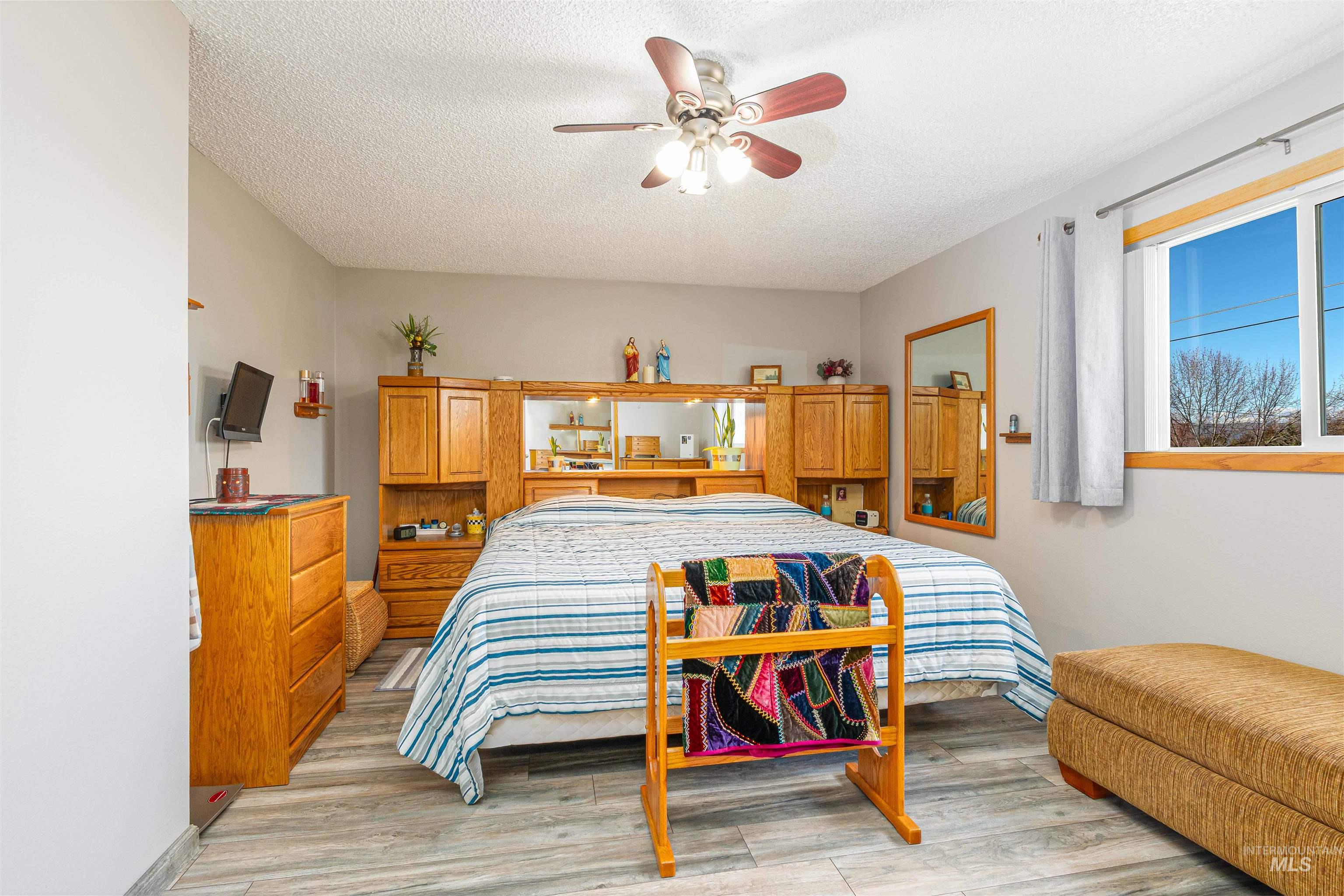 1928 Powers Ave, Lewiston, Idaho 83501-0000, 3 Bedrooms, 2 Bathrooms, Residential For Sale, Price $384,900, 98976056