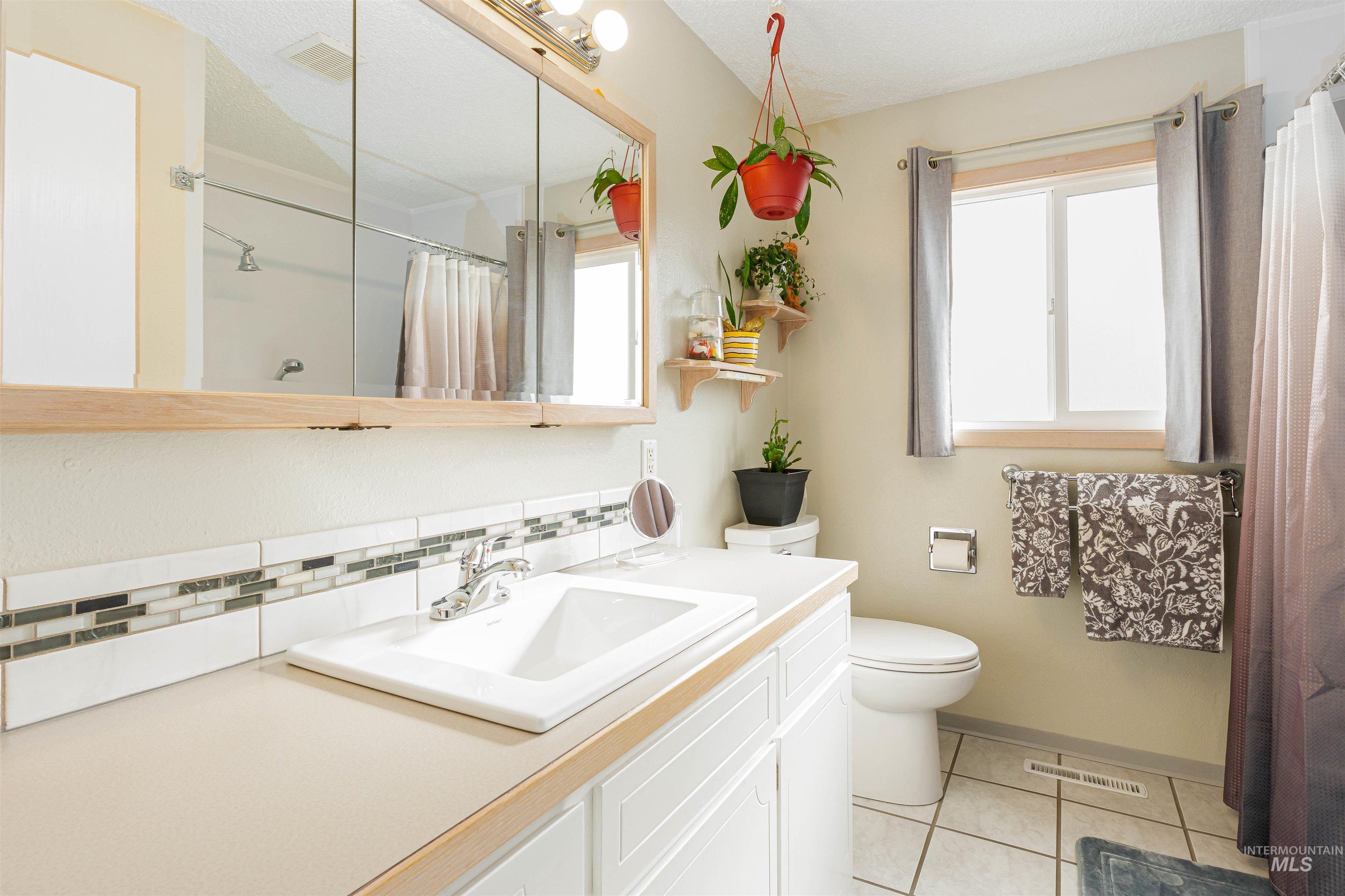 1928 Powers Ave, Lewiston, Idaho 83501-0000, 3 Bedrooms, 2 Bathrooms, Residential For Sale, Price $384,900, 98976056