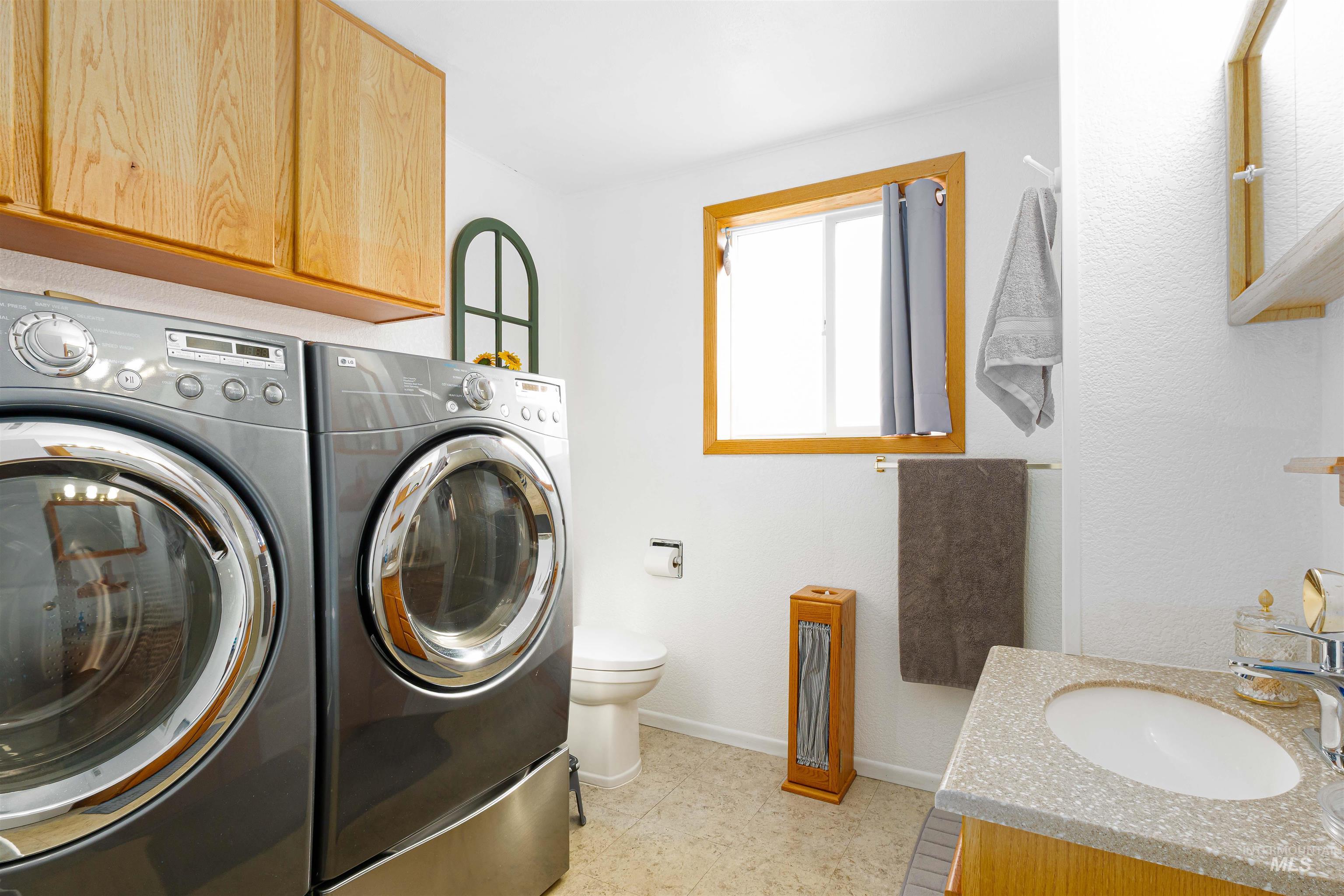 1928 Powers Ave, Lewiston, Idaho 83501-0000, 3 Bedrooms, 2 Bathrooms, Residential For Sale, Price $384,900, 98976056