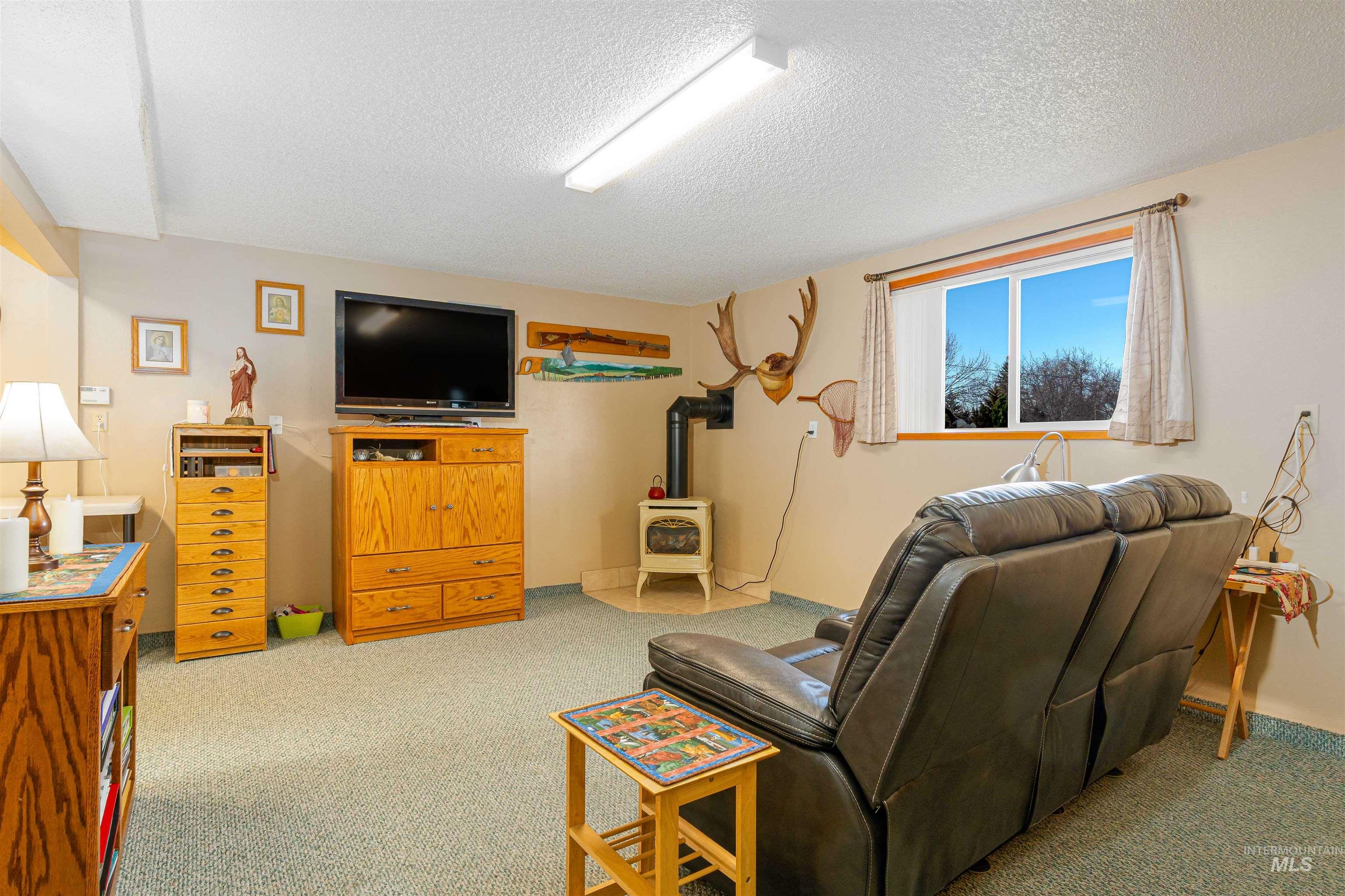 1928 Powers Ave, Lewiston, Idaho 83501-0000, 3 Bedrooms, 2 Bathrooms, Residential For Sale, Price $384,900, 98976056