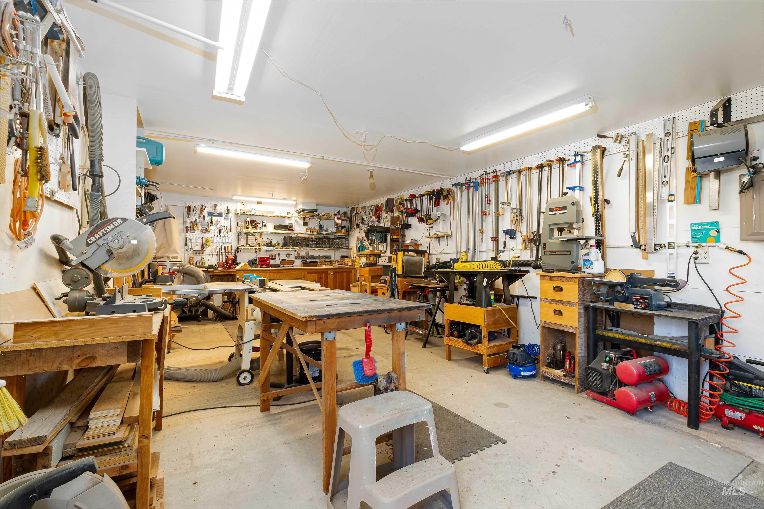 1928 Powers Ave, Lewiston, Idaho 83501-0000, 3 Bedrooms, 2 Bathrooms, Residential For Sale, Price $384,900, 98976056