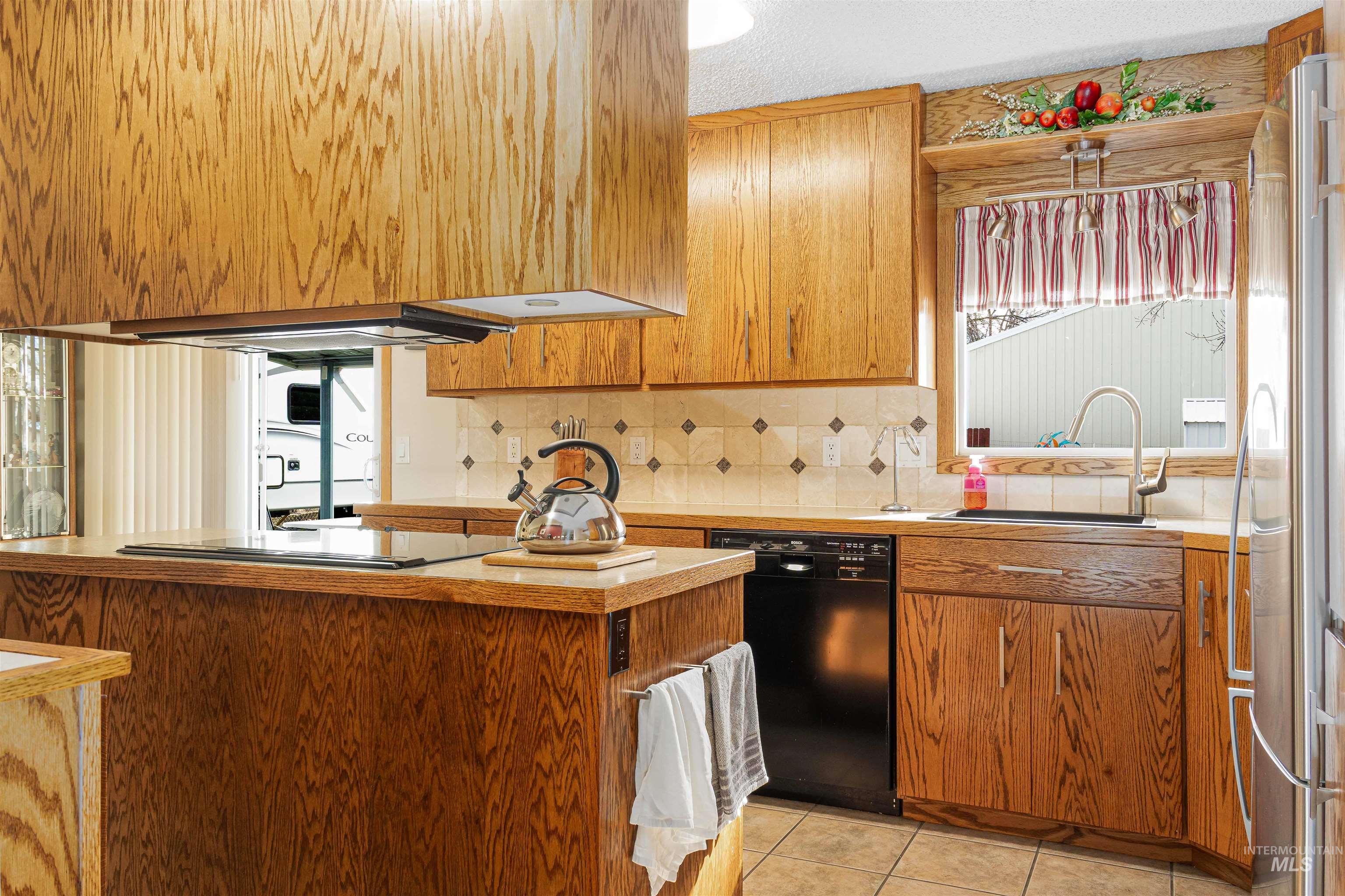 1928 Powers Ave, Lewiston, Idaho 83501-0000, 3 Bedrooms, 2 Bathrooms, Residential For Sale, Price $384,900, 98976056