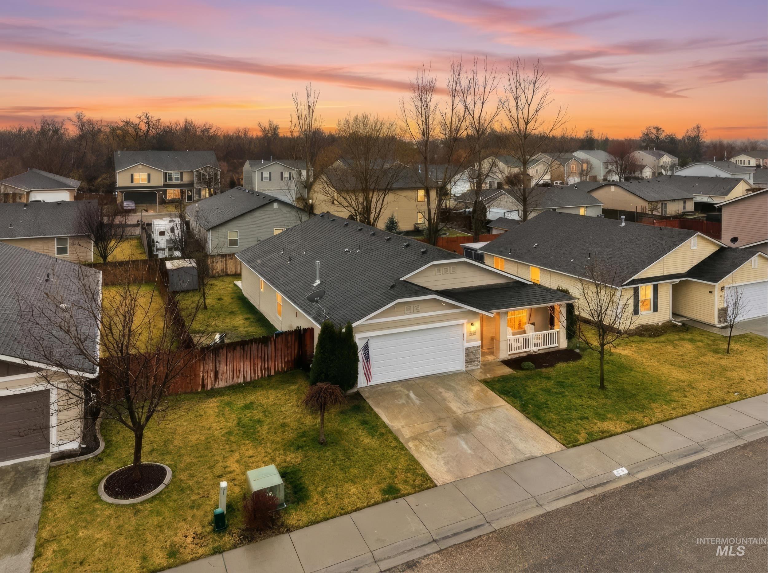 203 E Walcott Lake Dr., Middleton, Idaho 83644, 3 Bedrooms, 2 Bathrooms, Residential For Sale, Price $425,000, 98976059