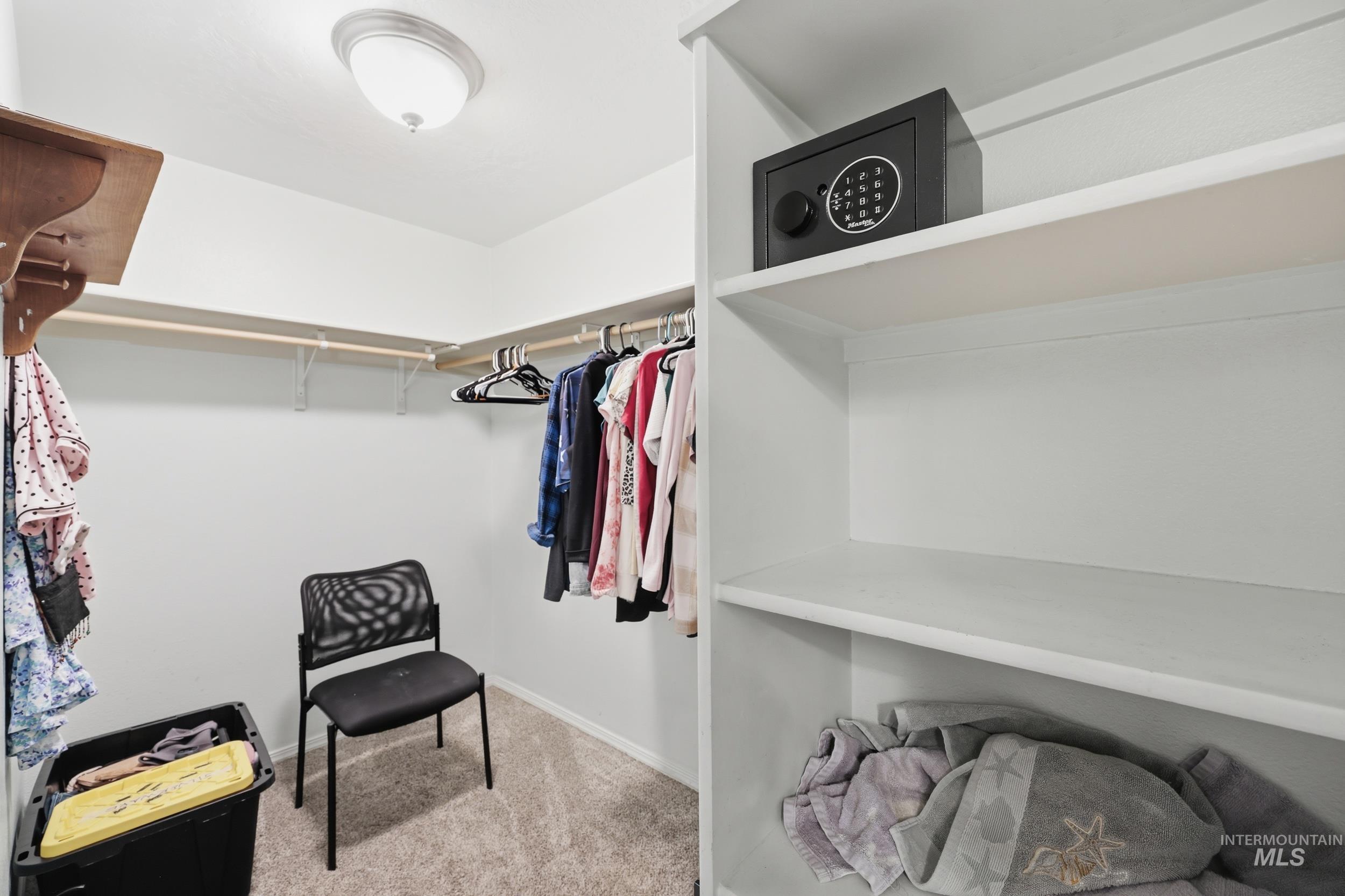 203 E Walcott Lake Dr., Middleton, Idaho 83644, 3 Bedrooms, 2 Bathrooms, Residential For Sale, Price $425,000, 98976059