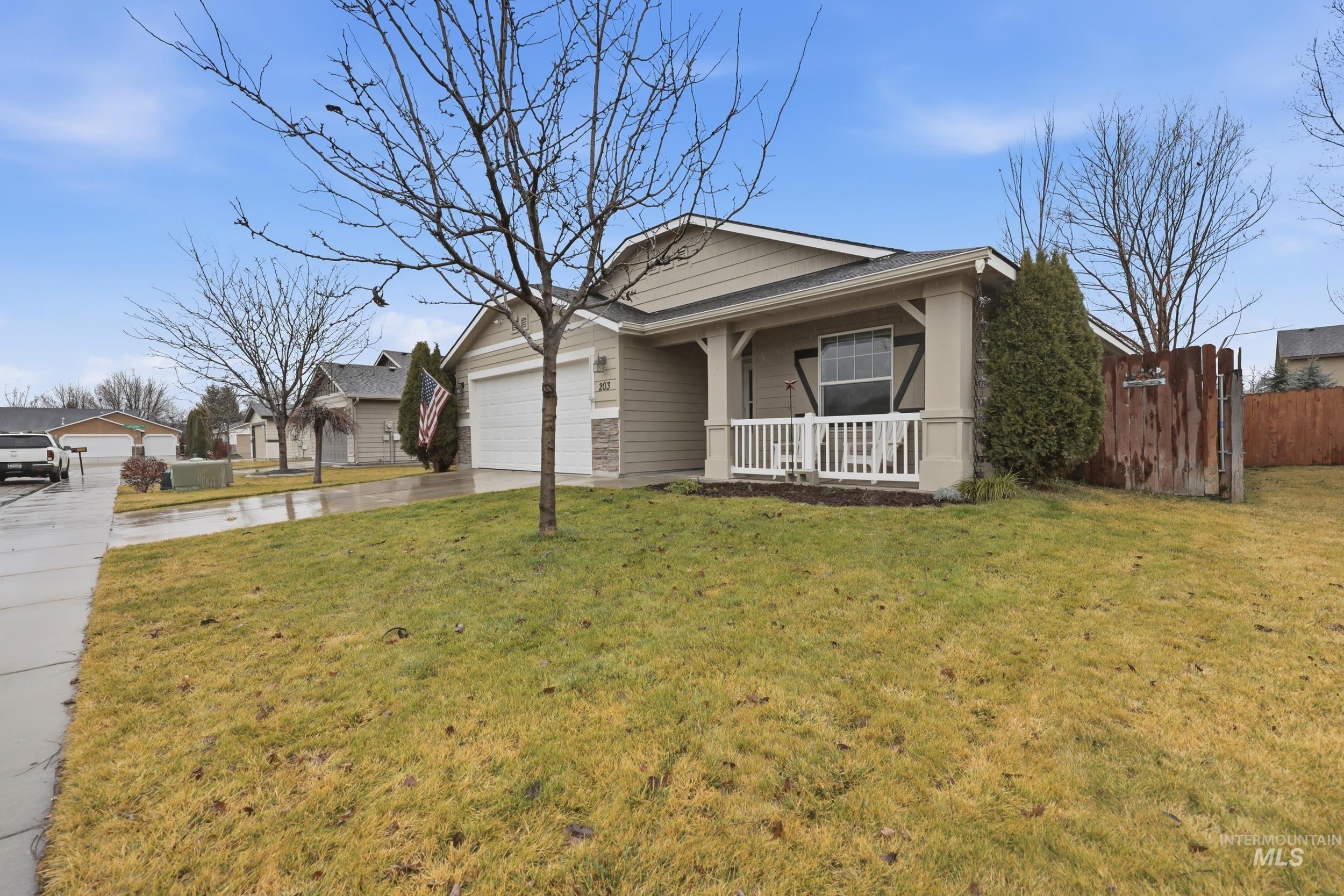 203 E Walcott Lake Dr., Middleton, Idaho 83644, 3 Bedrooms, 2 Bathrooms, Residential For Sale, Price $425,000, 98976059