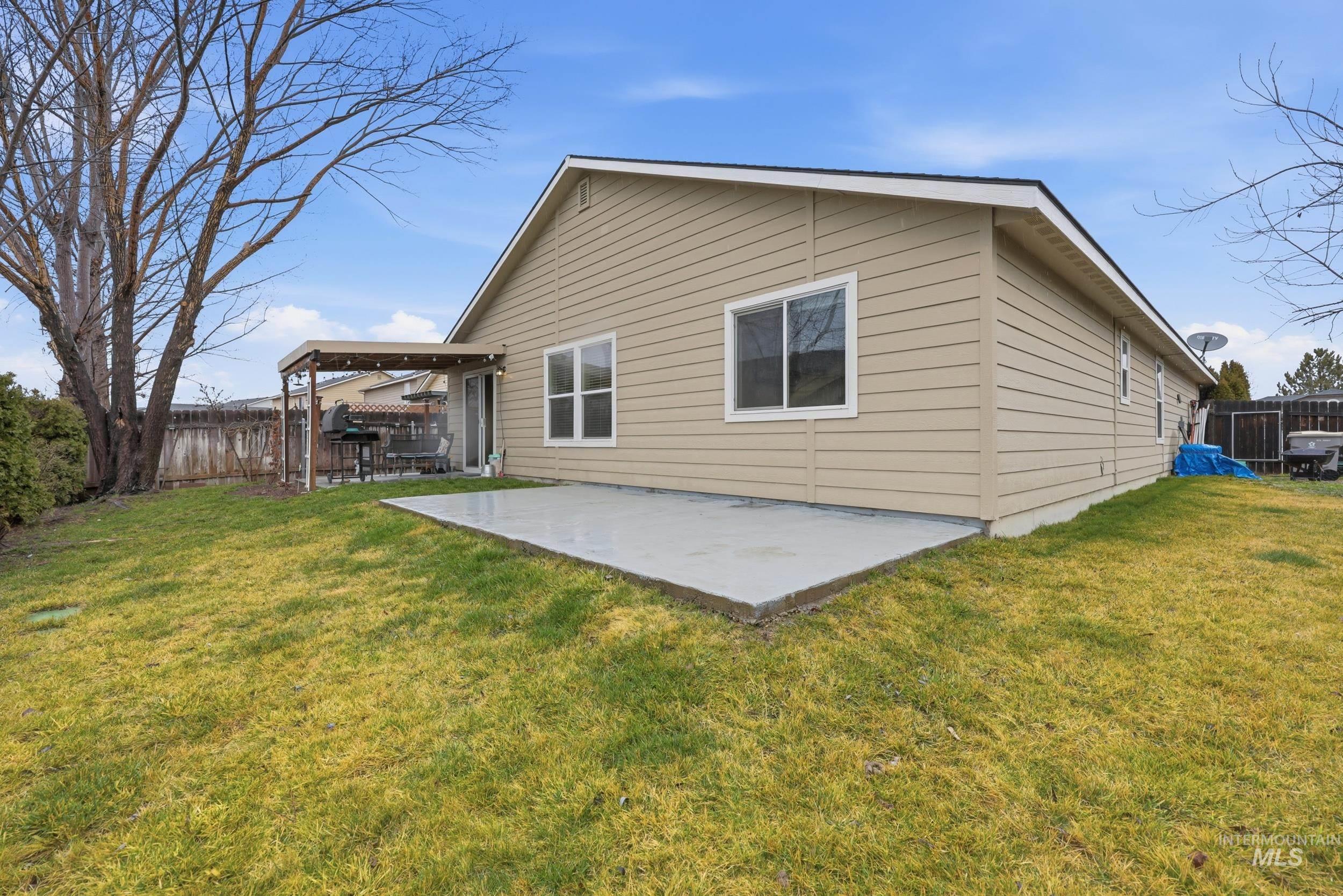 203 E Walcott Lake Dr., Middleton, Idaho 83644, 3 Bedrooms, 2 Bathrooms, Residential For Sale, Price $425,000, 98976059