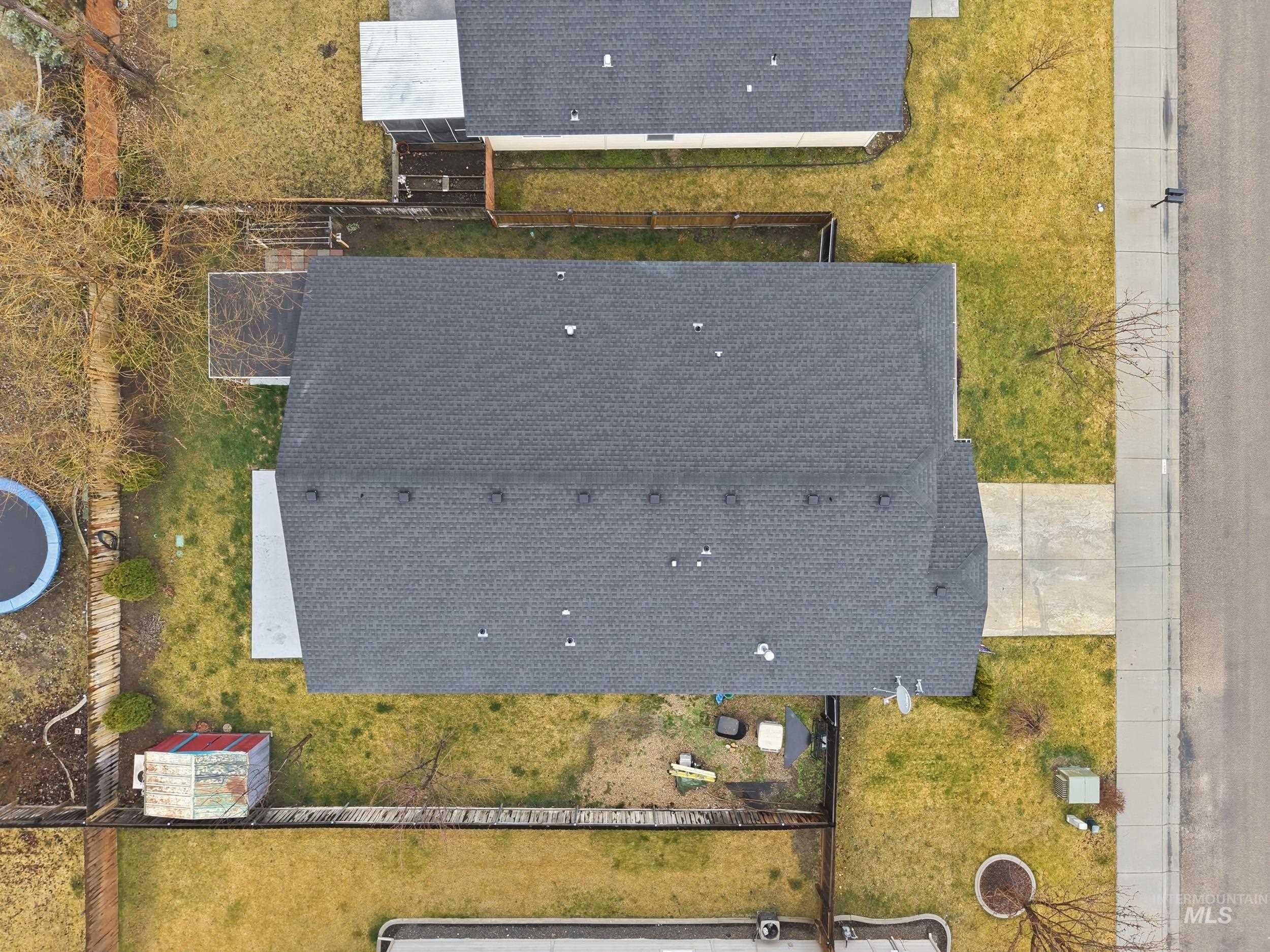 203 E Walcott Lake Dr., Middleton, Idaho 83644, 3 Bedrooms, 2 Bathrooms, Residential For Sale, Price $425,000, 98976059