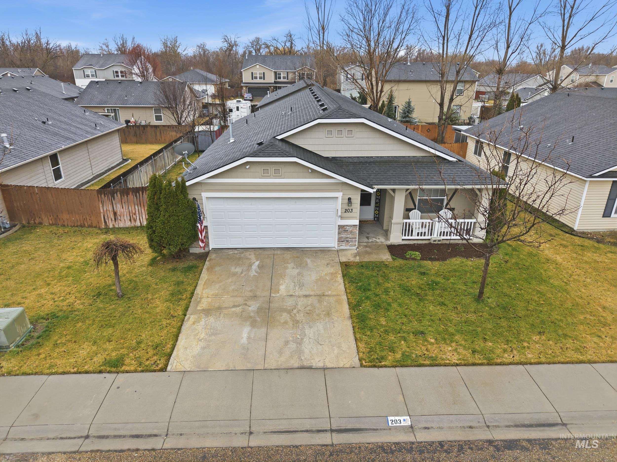 203 E Walcott Lake Dr., Middleton, Idaho 83644, 3 Bedrooms, 2 Bathrooms, Residential For Sale, Price $425,000, 98976059