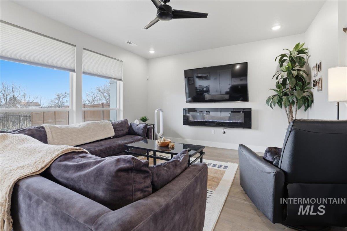 6937 S Sunfish Way, Boise, Idaho 83709, 4 Bedrooms, 2.5 Bathrooms, Residential For Sale, Price $599,900, 98976063