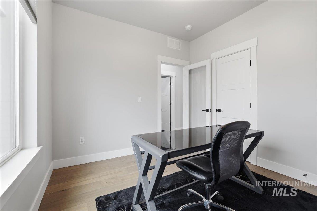 6937 S Sunfish Way, Boise, Idaho 83709, 4 Bedrooms, 2.5 Bathrooms, Residential For Sale, Price $599,900, 98976063