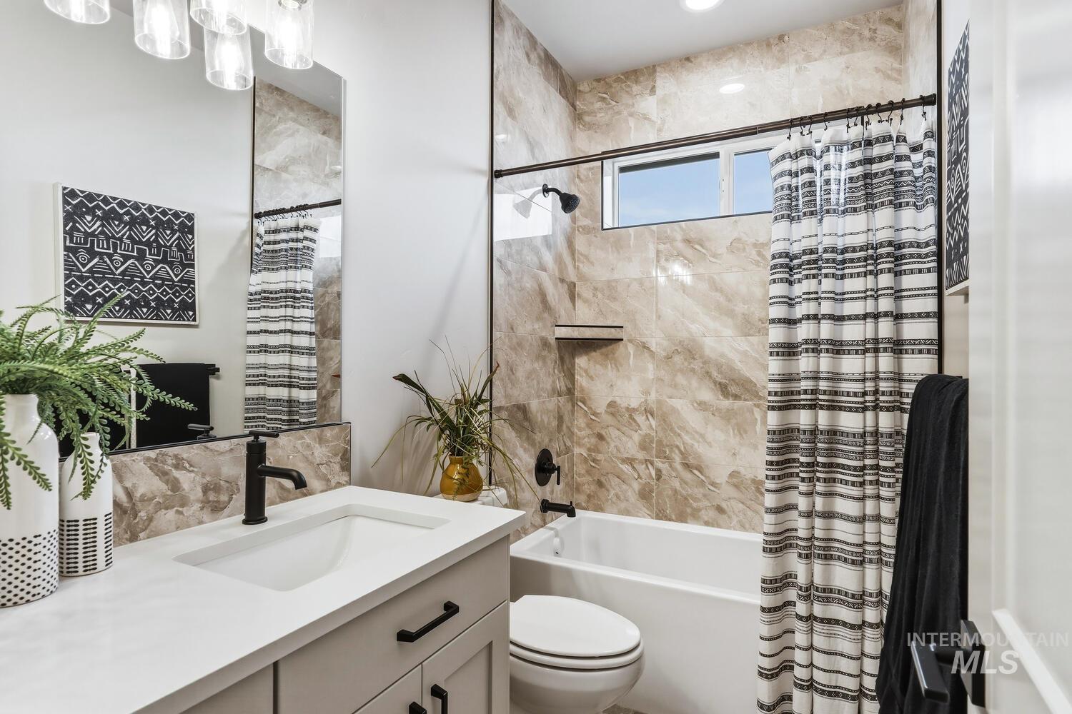 4653 E Idaho St, New Plymouth, Idaho 83655, 3 Bedrooms, 2 Bathrooms, Residential For Sale, Price $924,950, 98976064