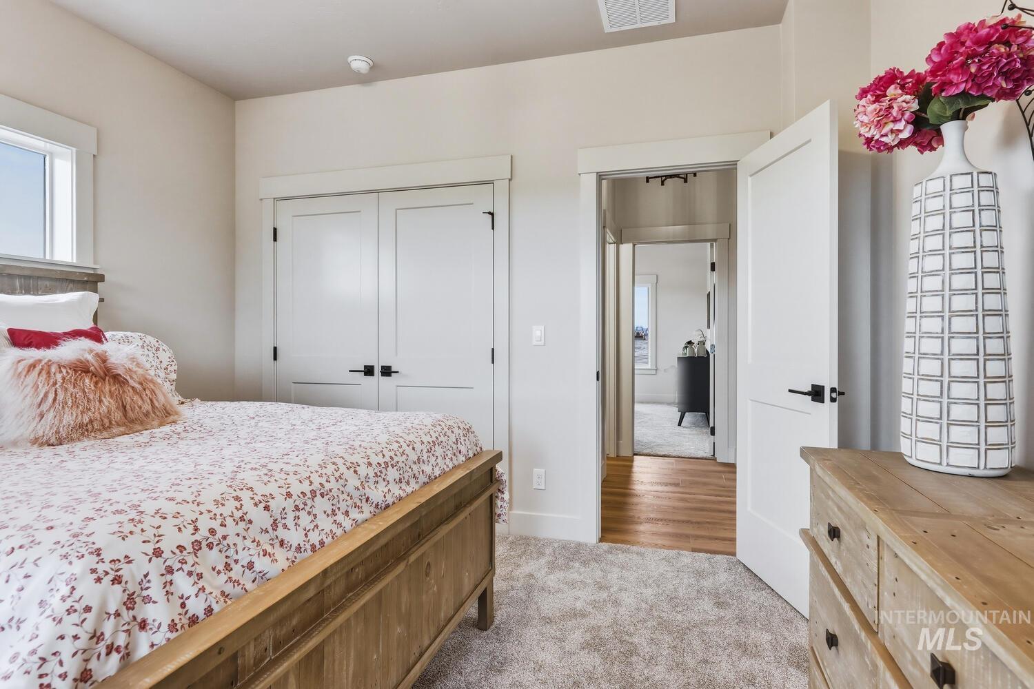 4653 E Idaho St, New Plymouth, Idaho 83655, 3 Bedrooms, 2 Bathrooms, Residential For Sale, Price $924,950, 98976064