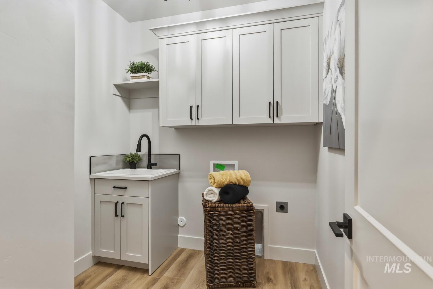 4653 E Idaho St, New Plymouth, Idaho 83655, 3 Bedrooms, 2 Bathrooms, Residential For Sale, Price $924,950, 98976064