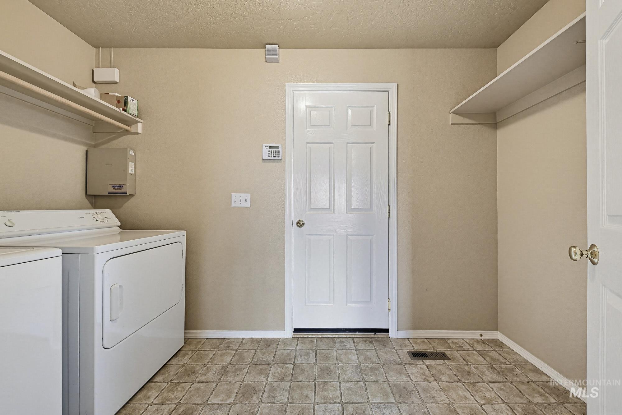 236 E Wythburn St, Kuna, Idaho 83634, 4 Bedrooms, 2.5 Bathrooms, Residential For Sale, Price $450,000, 98976069