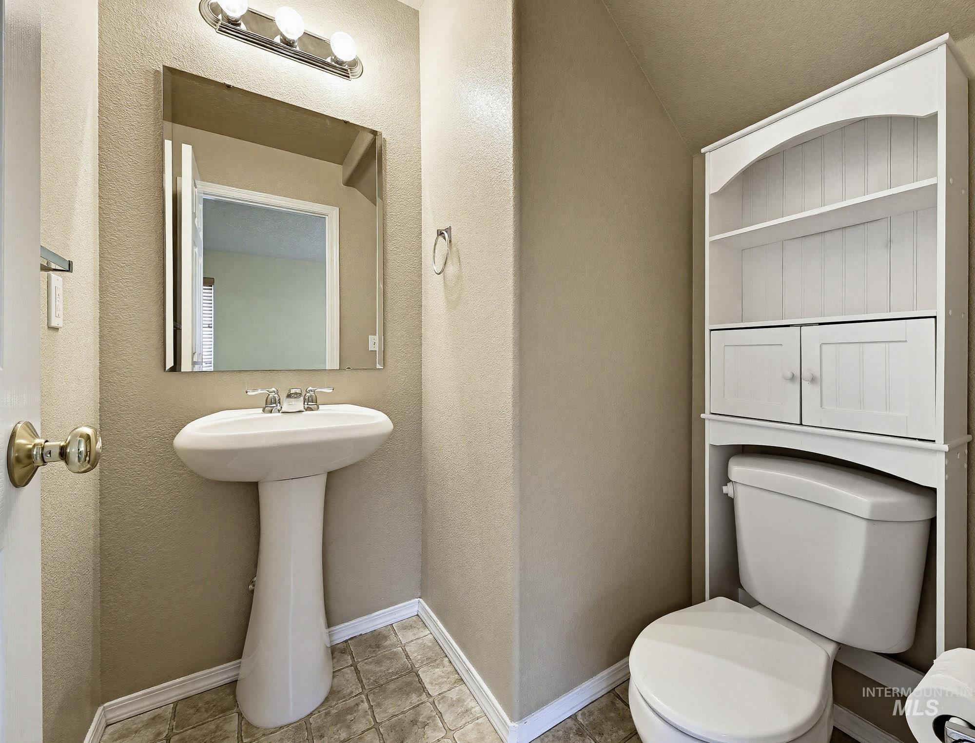 236 E Wythburn St, Kuna, Idaho 83634, 4 Bedrooms, 2.5 Bathrooms, Residential For Sale, Price $450,000, 98976069