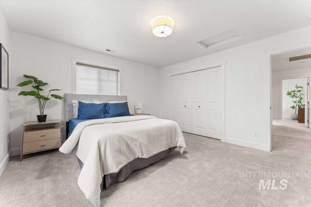 2384 S Marypost Ave., Eagle, Idaho 83616, 3 Bedrooms, 2.5 Bathrooms, Residential For Sale, Price $949,900, 98976070