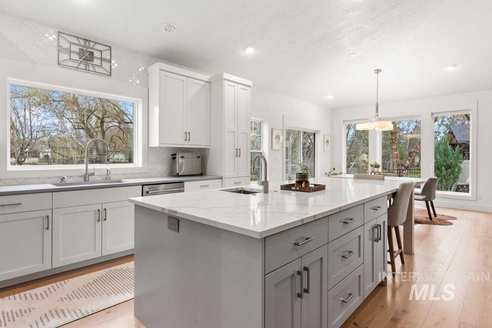 2384 S Marypost Ave., Eagle, Idaho 83616, 3 Bedrooms, 2.5 Bathrooms, Residential For Sale, Price $949,900, 98976070