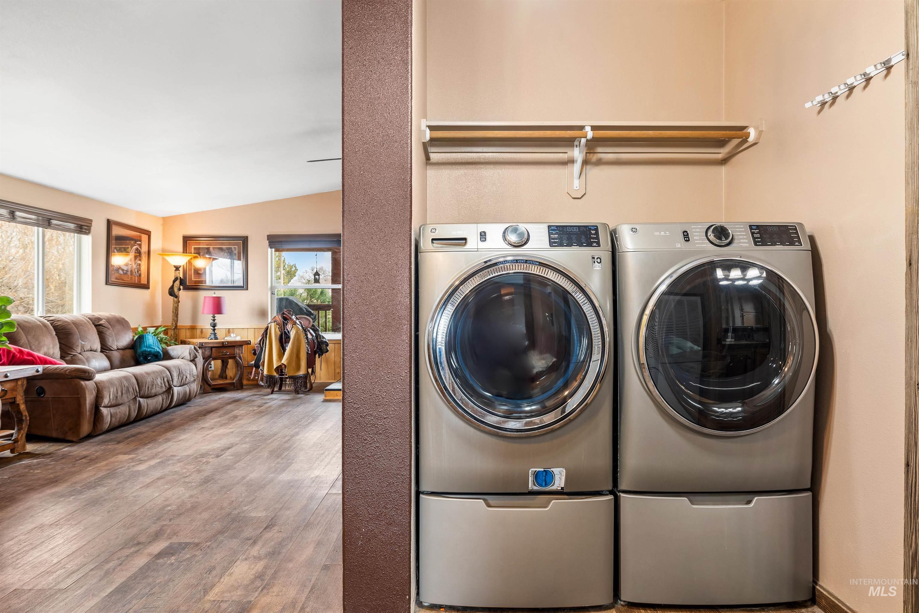 1 W 200 N, Fairfield, Idaho 83327, 2 Bedrooms, 1 Bathroom, Residential For Sale, Price $350,000, 98976074