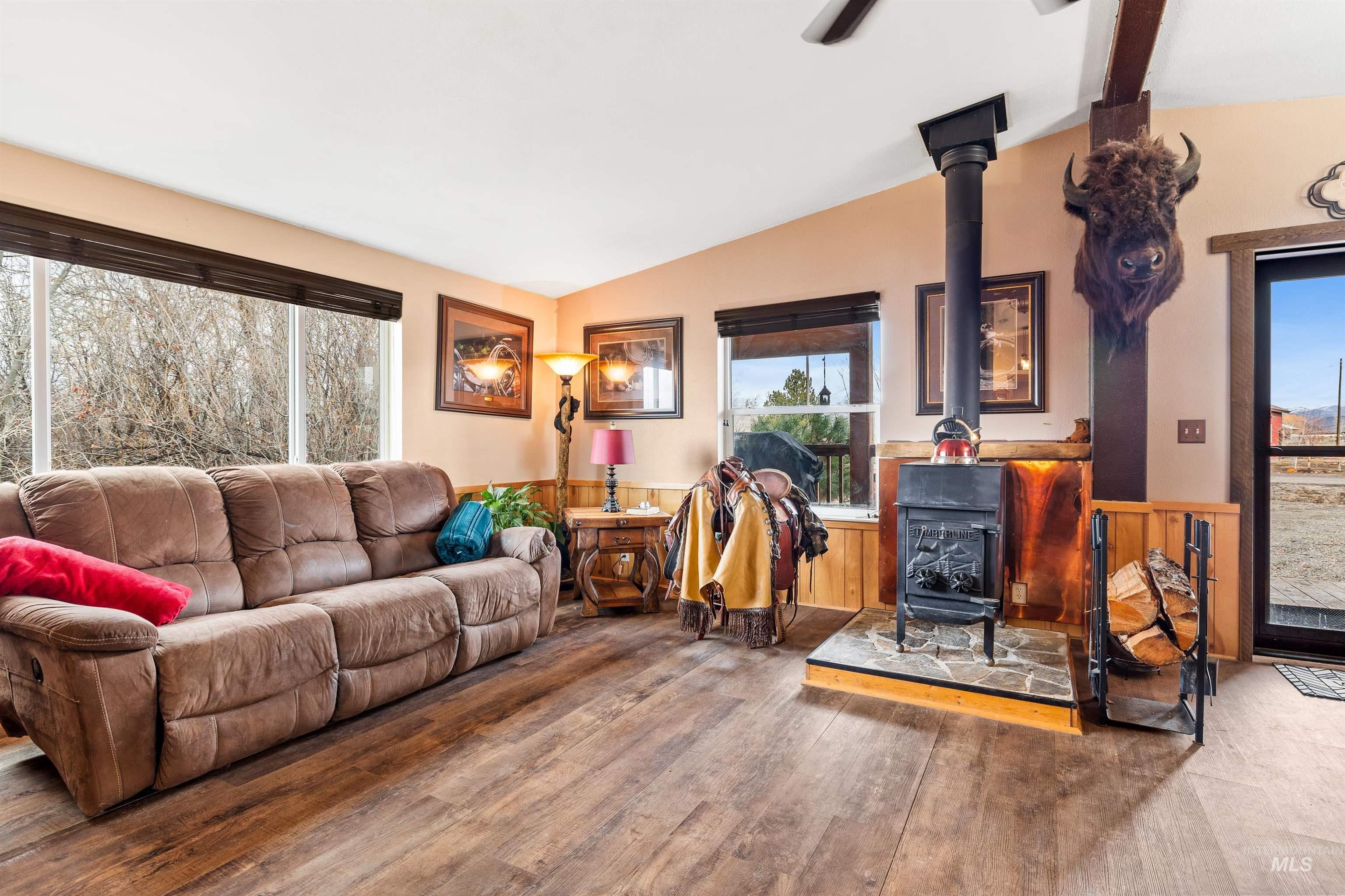 1 W 200 N, Fairfield, Idaho 83327, 2 Bedrooms, 1 Bathroom, Residential For Sale, Price $350,000, 98976074