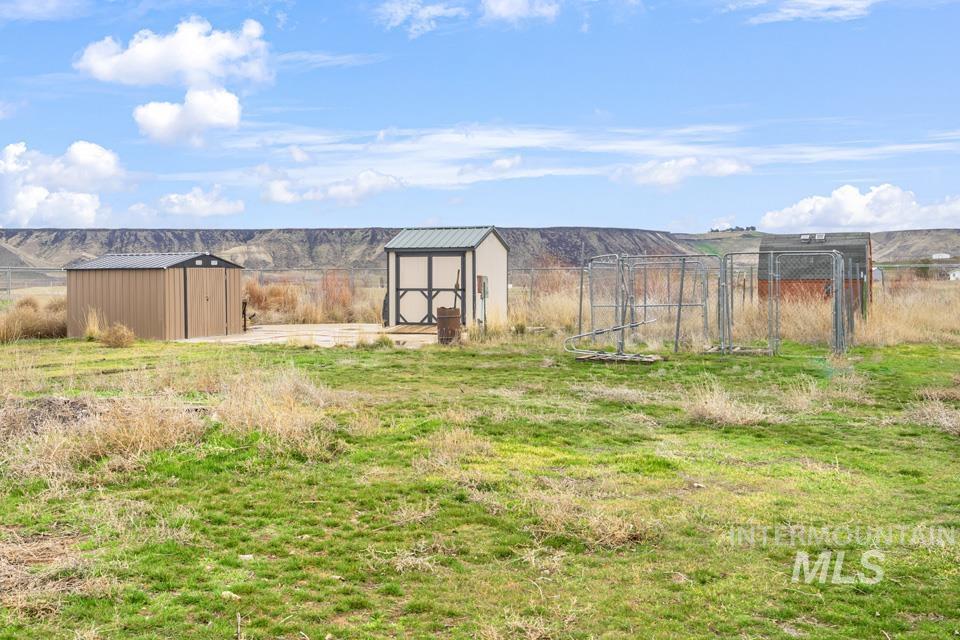 9446 Wright Rd, Melba, Idaho 83641, 3 Bedrooms, 2 Bathrooms, Residential For Sale, Price $475,000, 98976076