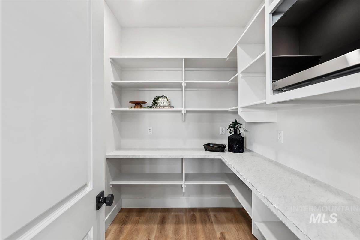 6566 W Los Flores Dr, Meridian, Idaho 83646, 3 Bedrooms, 2.5 Bathrooms, Residential For Sale, Price $669,900,MLS 98976079